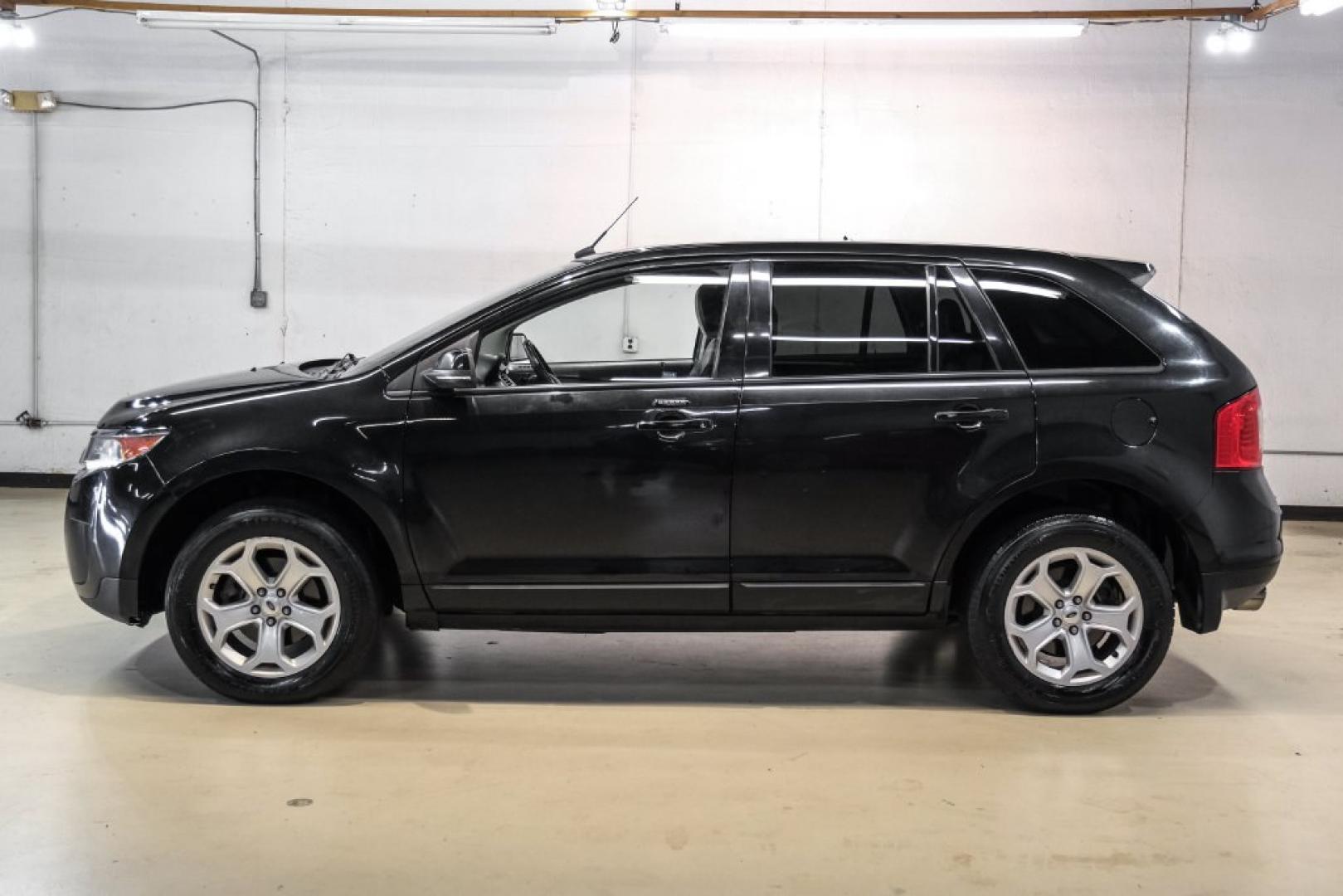 2013 Tuxedo Black Metallic /Black Ford Edge SEL (2FMDK4JC7DB) with an 3.5L V6 Ti-VCT engine, Automatic transmission, located at 15300 Midway Rd., Addison, TX, 75001, (972) 702-0011, 32.958321, -96.838074- Photo#11