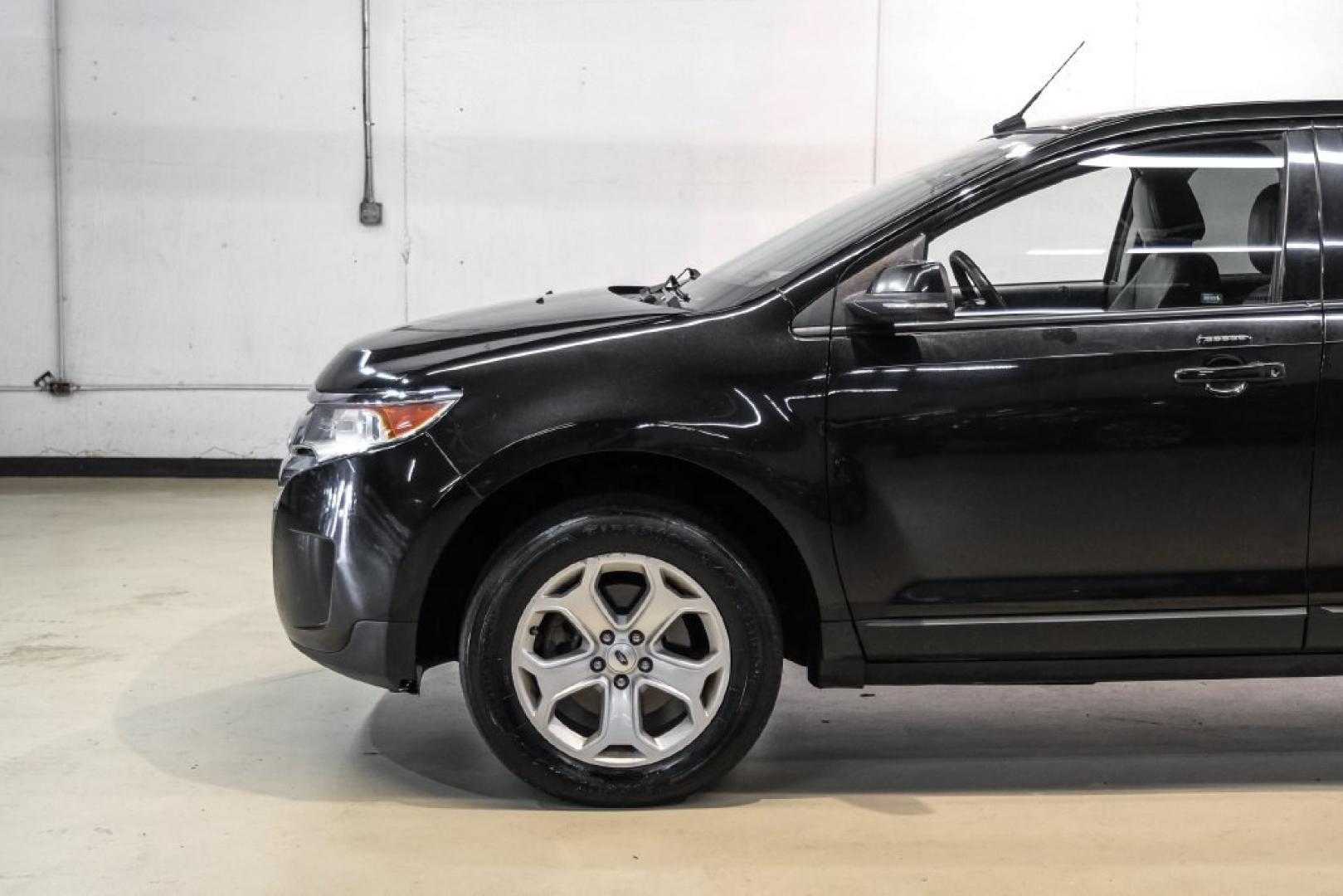 2013 Tuxedo Black Metallic /Black Ford Edge SEL (2FMDK4JC7DB) with an 3.5L V6 Ti-VCT engine, Automatic transmission, located at 15300 Midway Rd., Addison, TX, 75001, (972) 702-0011, 32.958321, -96.838074- Photo#12