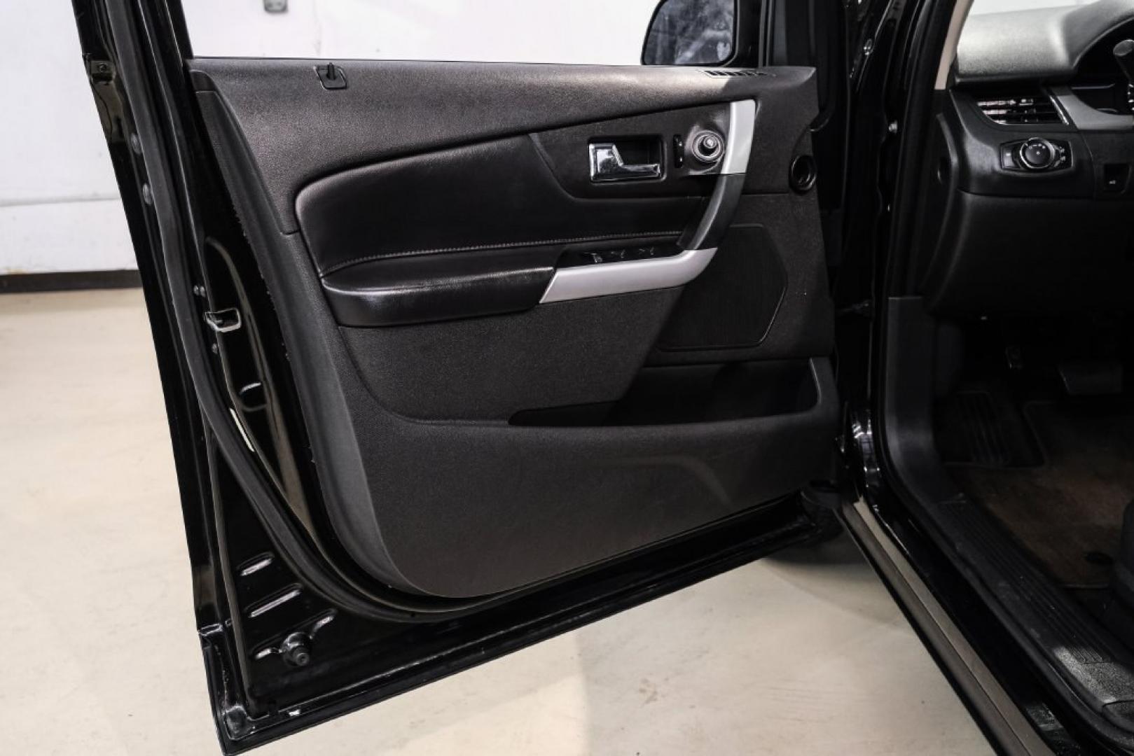 2013 Tuxedo Black Metallic /Black Ford Edge SEL (2FMDK4JC7DB) with an 3.5L V6 Ti-VCT engine, Automatic transmission, located at 15300 Midway Rd., Addison, TX, 75001, (972) 702-0011, 32.958321, -96.838074- Photo#40