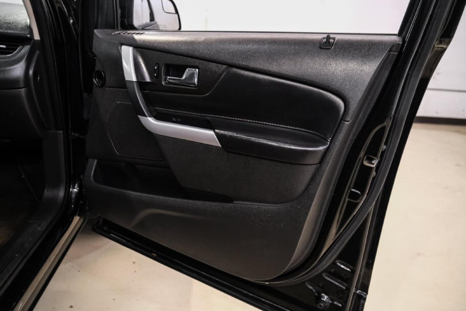 2013 Tuxedo Black Metallic /Black Ford Edge SEL (2FMDK4JC7DB) with an 3.5L V6 Ti-VCT engine, Automatic transmission, located at 15300 Midway Rd., Addison, TX, 75001, (972) 702-0011, 32.958321, -96.838074- Photo#42