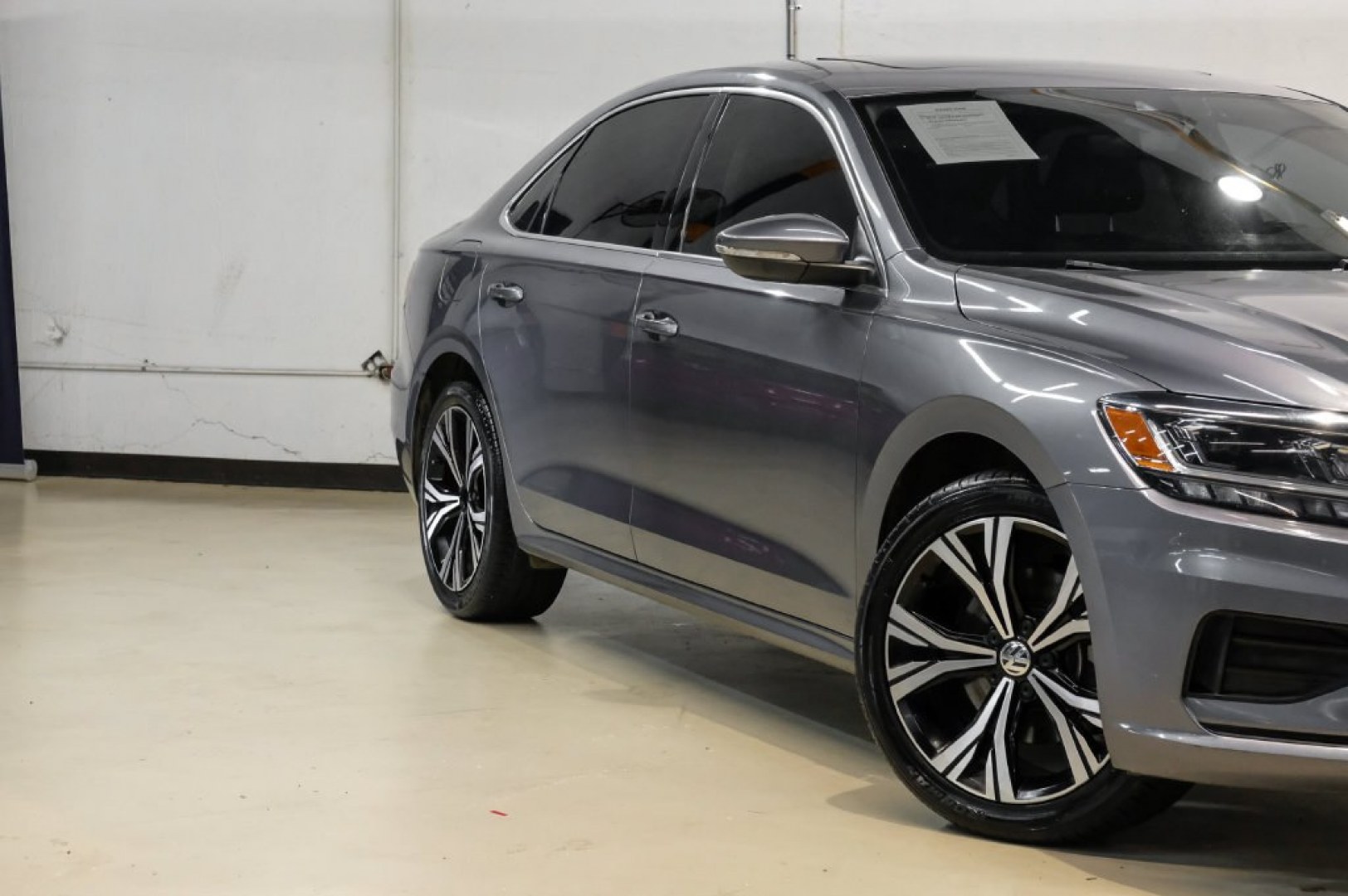 2022 Platinum Gray Metallic /Titan Black Volkswagen Passat 2.0T SE (1VWSA7A30NC) with an 2.0L I4 TSI Turbocharged engine, Automatic transmission, located at 15300 Midway Rd., Addison, TX, 75001, (972) 702-0011, 32.958321, -96.838074- Photo#7