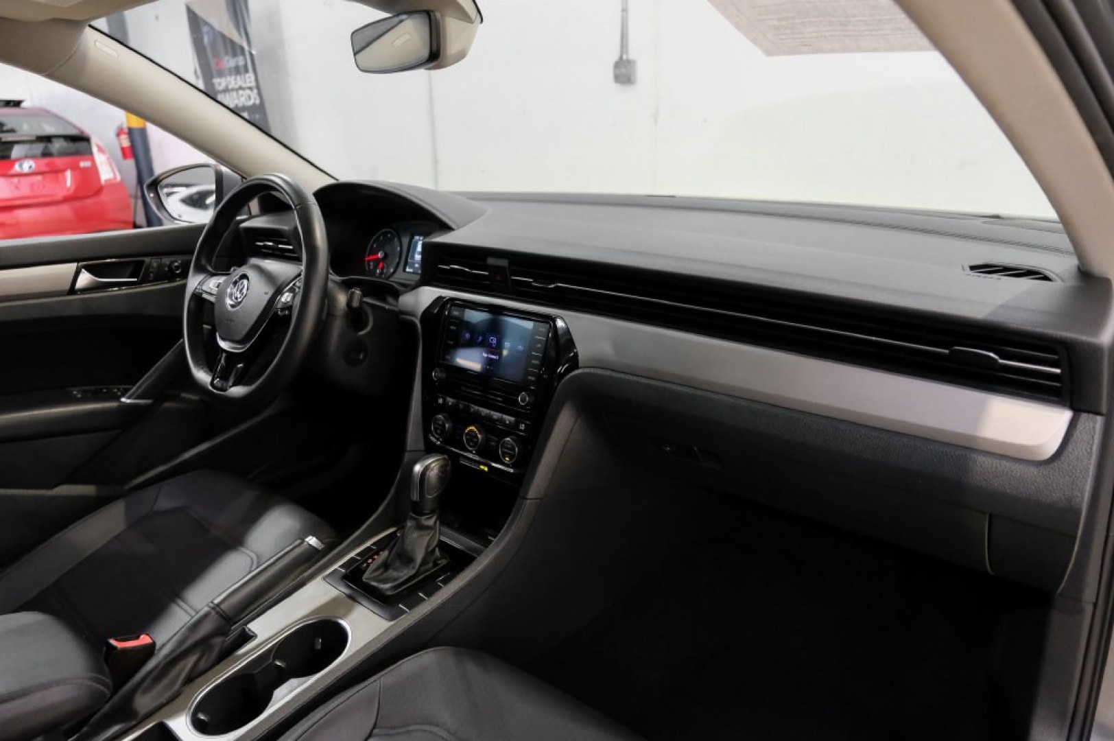 2022 Platinum Gray Metallic /Titan Black Volkswagen Passat 2.0T SE (1VWSA7A30NC) with an 2.0L I4 TSI Turbocharged engine, Automatic transmission, located at 15300 Midway Rd., Addison, TX, 75001, (972) 702-0011, 32.958321, -96.838074- Photo#17