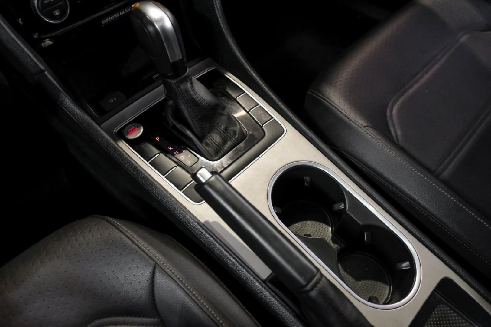 2022 Platinum Gray Metallic /Titan Black Volkswagen Passat 2.0T SE (1VWSA7A30NC) with an 2.0L I4 TSI Turbocharged engine, Automatic transmission, located at 15300 Midway Rd., Addison, TX, 75001, (972) 702-0011, 32.958321, -96.838074- Photo#31