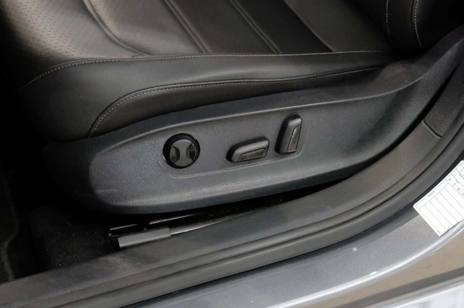 2022 Platinum Gray Metallic /Titan Black Volkswagen Passat 2.0T SE (1VWSA7A30NC) with an 2.0L I4 TSI Turbocharged engine, Automatic transmission, located at 15300 Midway Rd., Addison, TX, 75001, (972) 702-0011, 32.958321, -96.838074- Photo#40