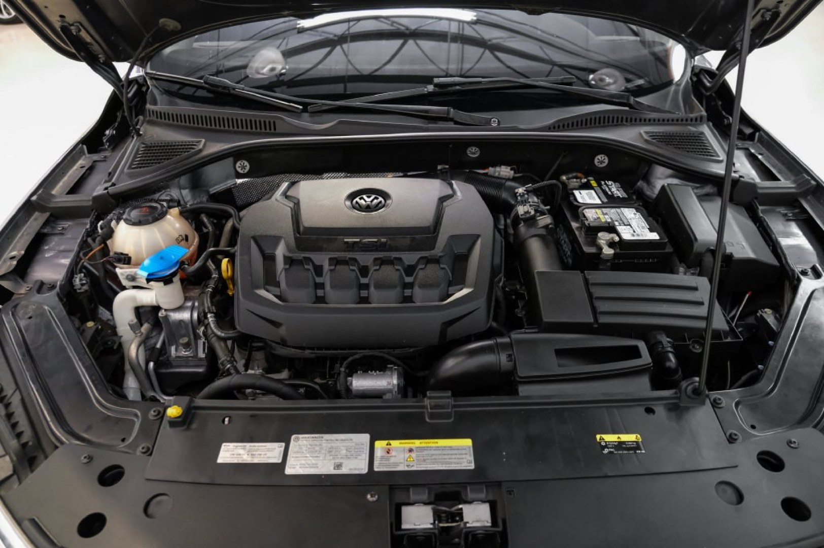 2022 Platinum Gray Metallic /Titan Black Volkswagen Passat 2.0T SE (1VWSA7A30NC) with an 2.0L I4 TSI Turbocharged engine, Automatic transmission, located at 15300 Midway Rd., Addison, TX, 75001, (972) 702-0011, 32.958321, -96.838074- Photo#58