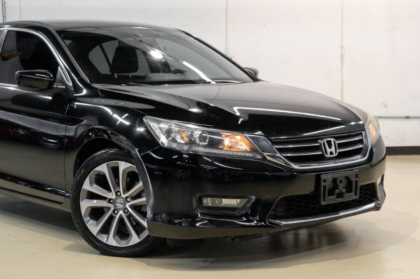 2014 Crystal Black Pearl /Black Honda Accord Sport (1HGCR2F52EA) with an 2.4L I4 DOHC i-VTEC 16V engine, CVT transmission, located at 15300 Midway Rd., Addison, TX, 75001, (972) 702-0011, 32.958321, -96.838074- Photo#7
