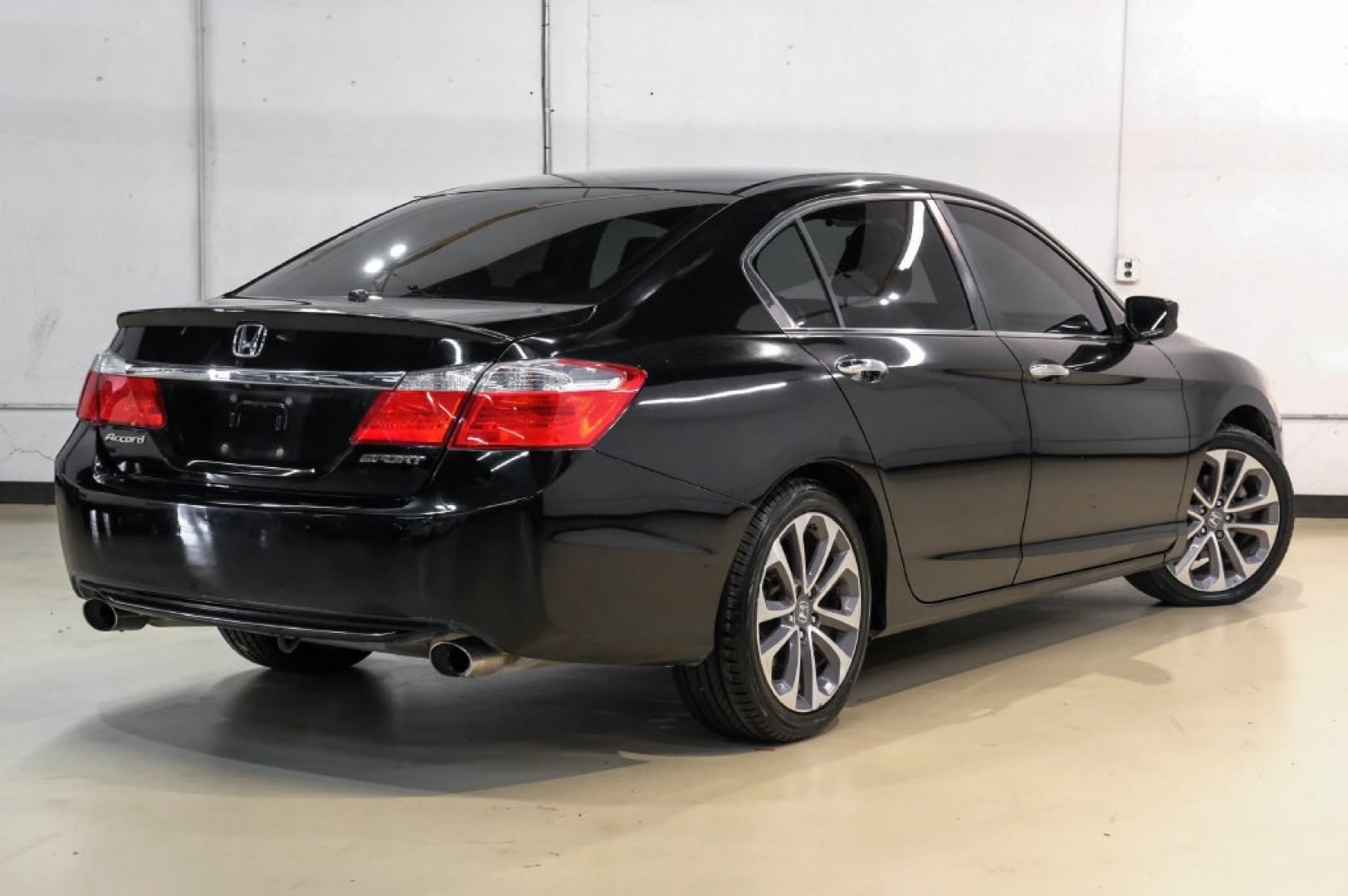 2014 Crystal Black Pearl /Black Honda Accord Sport (1HGCR2F52EA) with an 2.4L I4 DOHC i-VTEC 16V engine, CVT transmission, located at 15300 Midway Rd., Addison, TX, 75001, (972) 702-0011, 32.958321, -96.838074- Photo#8