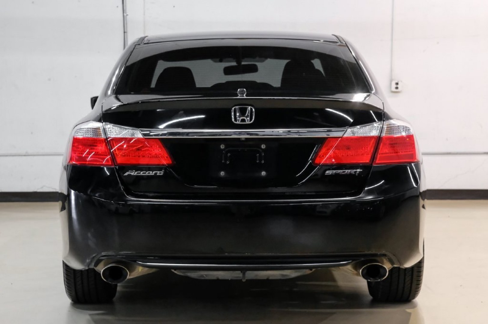 2014 Crystal Black Pearl /Black Honda Accord Sport (1HGCR2F52EA) with an 2.4L I4 DOHC i-VTEC 16V engine, CVT transmission, located at 15300 Midway Rd., Addison, TX, 75001, (972) 702-0011, 32.958321, -96.838074- Photo#9