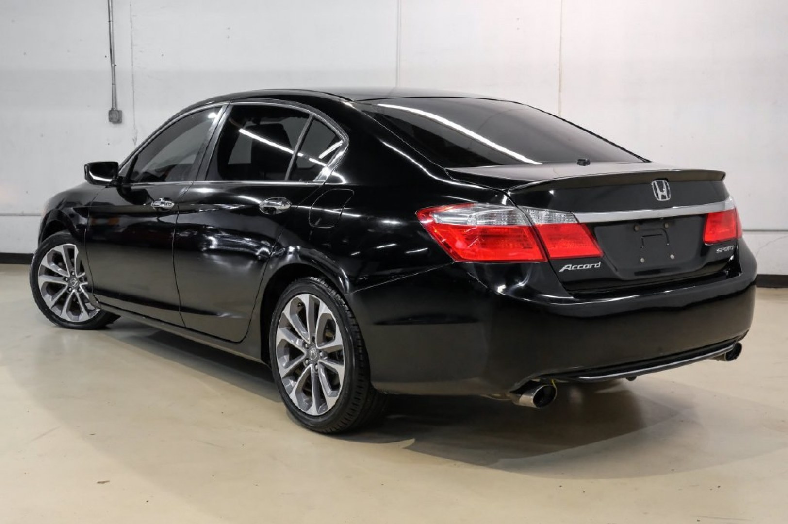 2014 Crystal Black Pearl /Black Honda Accord Sport (1HGCR2F52EA) with an 2.4L I4 DOHC i-VTEC 16V engine, CVT transmission, located at 15300 Midway Rd., Addison, TX, 75001, (972) 702-0011, 32.958321, -96.838074- Photo#10