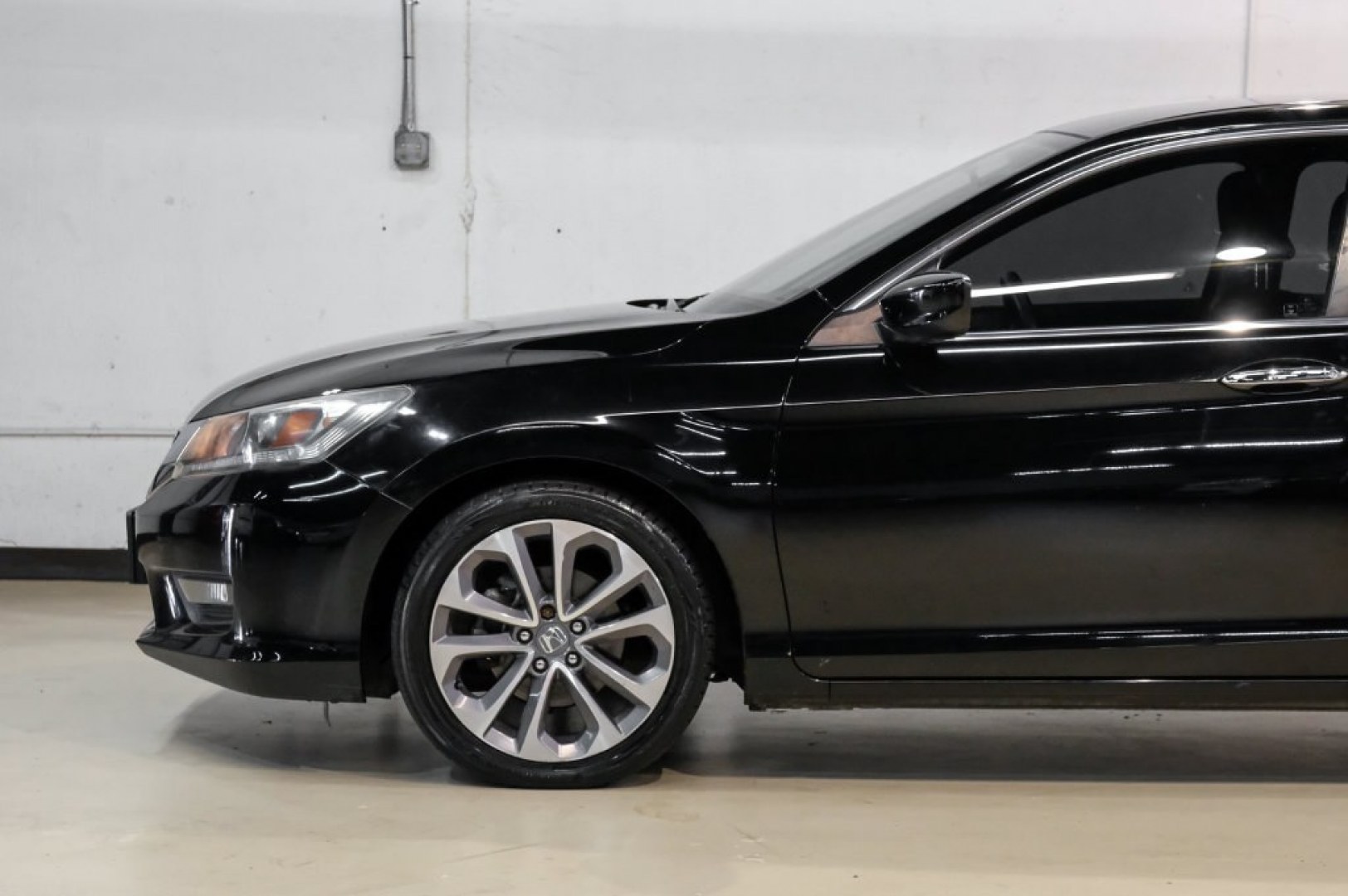 2014 Crystal Black Pearl /Black Honda Accord Sport (1HGCR2F52EA) with an 2.4L I4 DOHC i-VTEC 16V engine, CVT transmission, located at 15300 Midway Rd., Addison, TX, 75001, (972) 702-0011, 32.958321, -96.838074- Photo#13