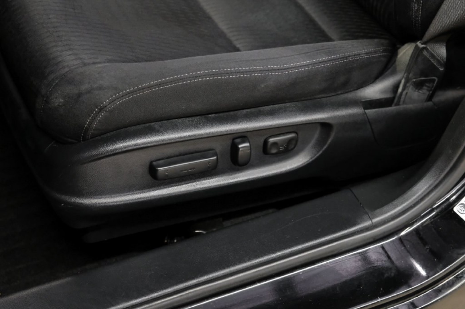 2014 Crystal Black Pearl /Black Honda Accord Sport (1HGCR2F52EA) with an 2.4L I4 DOHC i-VTEC 16V engine, CVT transmission, located at 15300 Midway Rd., Addison, TX, 75001, (972) 702-0011, 32.958321, -96.838074- Photo#35