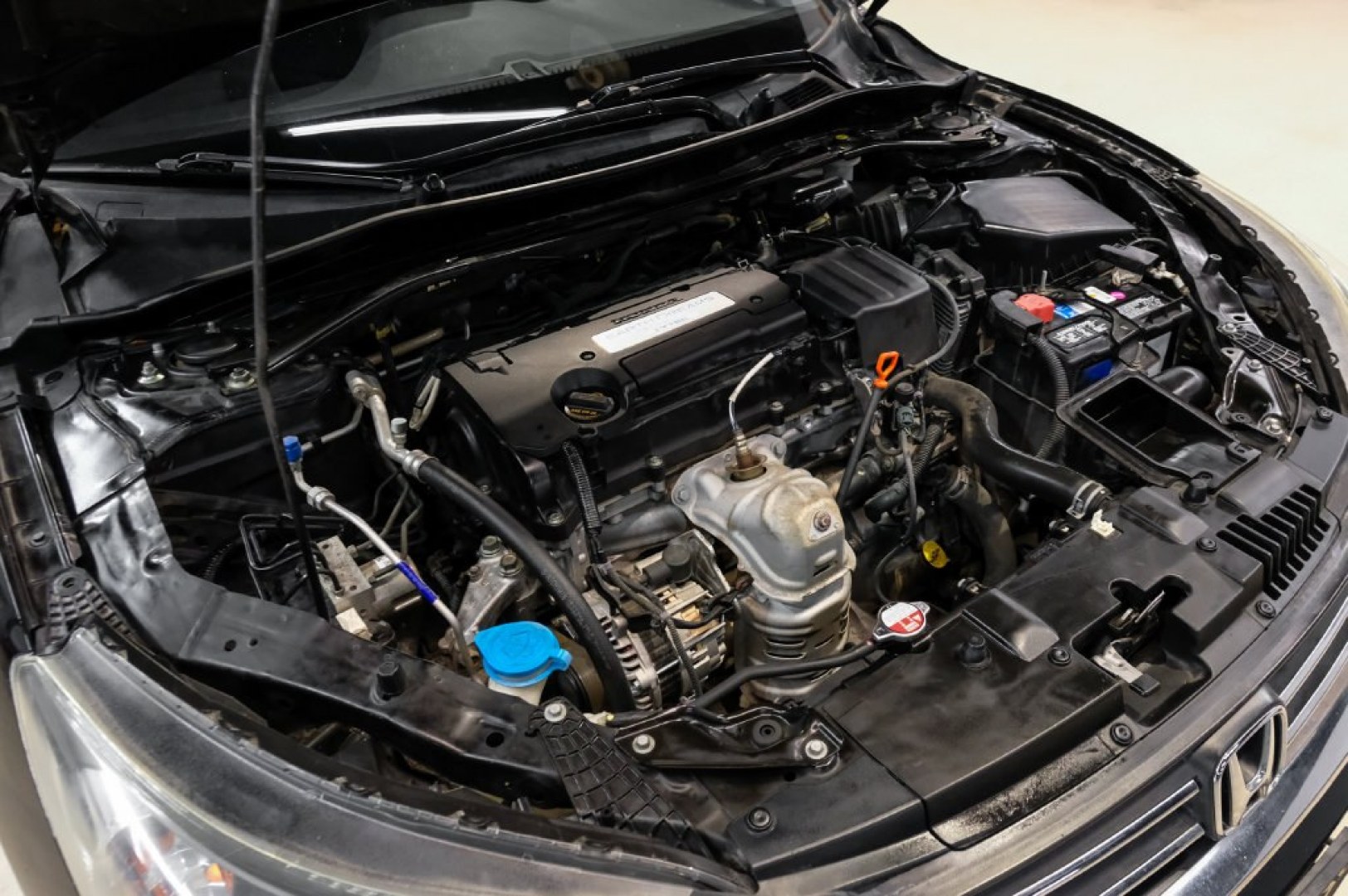 2014 Crystal Black Pearl /Black Honda Accord Sport (1HGCR2F52EA) with an 2.4L I4 DOHC i-VTEC 16V engine, CVT transmission, located at 15300 Midway Rd., Addison, TX, 75001, (972) 702-0011, 32.958321, -96.838074- Photo#53