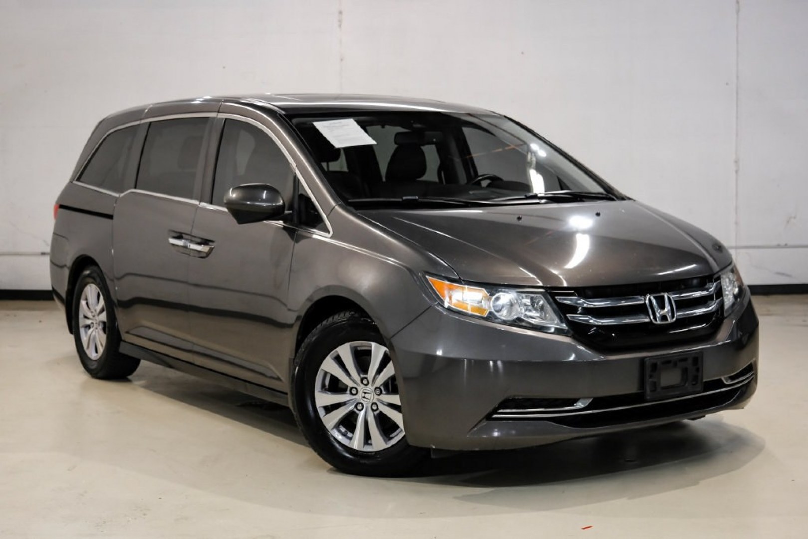 2015 Modern Steel Metallic /Beige Honda Odyssey EX-L (5FNRL5H62FB) with an 3.5L V6 SOHC i-VTEC 24V engine, Automatic transmission, located at 15300 Midway Rd., Addison, TX, 75001, (972) 702-0011, 32.958321, -96.838074- Photo#6