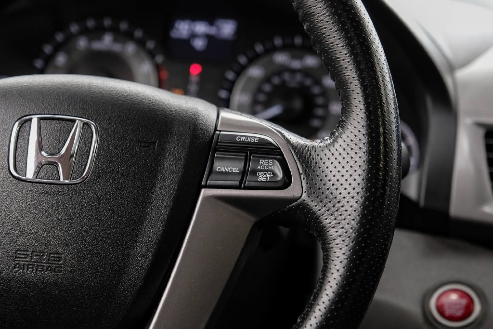 2015 Modern Steel Metallic /Beige Honda Odyssey EX-L (5FNRL5H62FB) with an 3.5L V6 SOHC i-VTEC 24V engine, Automatic transmission, located at 15300 Midway Rd., Addison, TX, 75001, (972) 702-0011, 32.958321, -96.838074- Photo#22