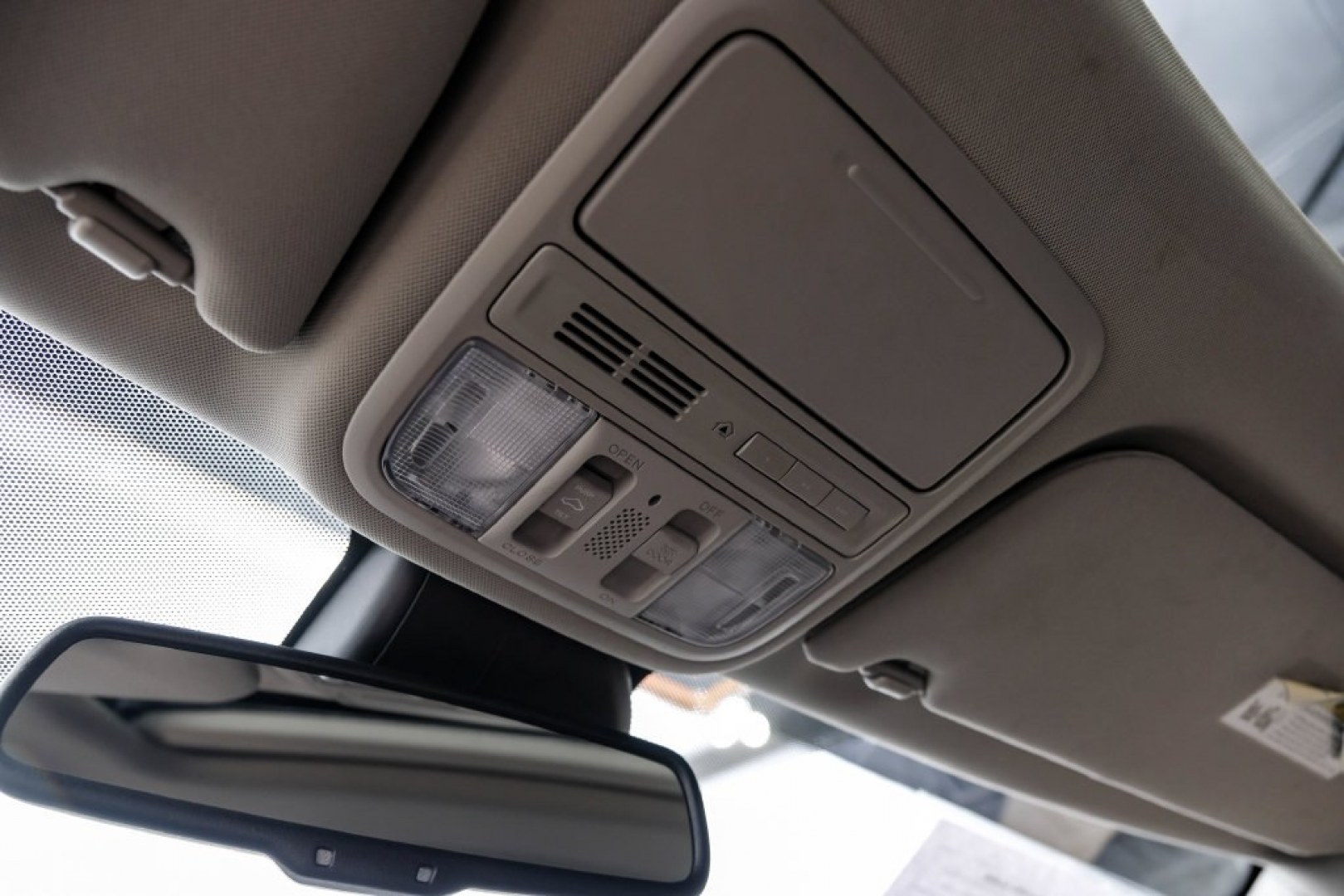 2015 Modern Steel Metallic /Beige Honda Odyssey EX-L (5FNRL5H62FB) with an 3.5L V6 SOHC i-VTEC 24V engine, Automatic transmission, located at 15300 Midway Rd., Addison, TX, 75001, (972) 702-0011, 32.958321, -96.838074- Photo#28