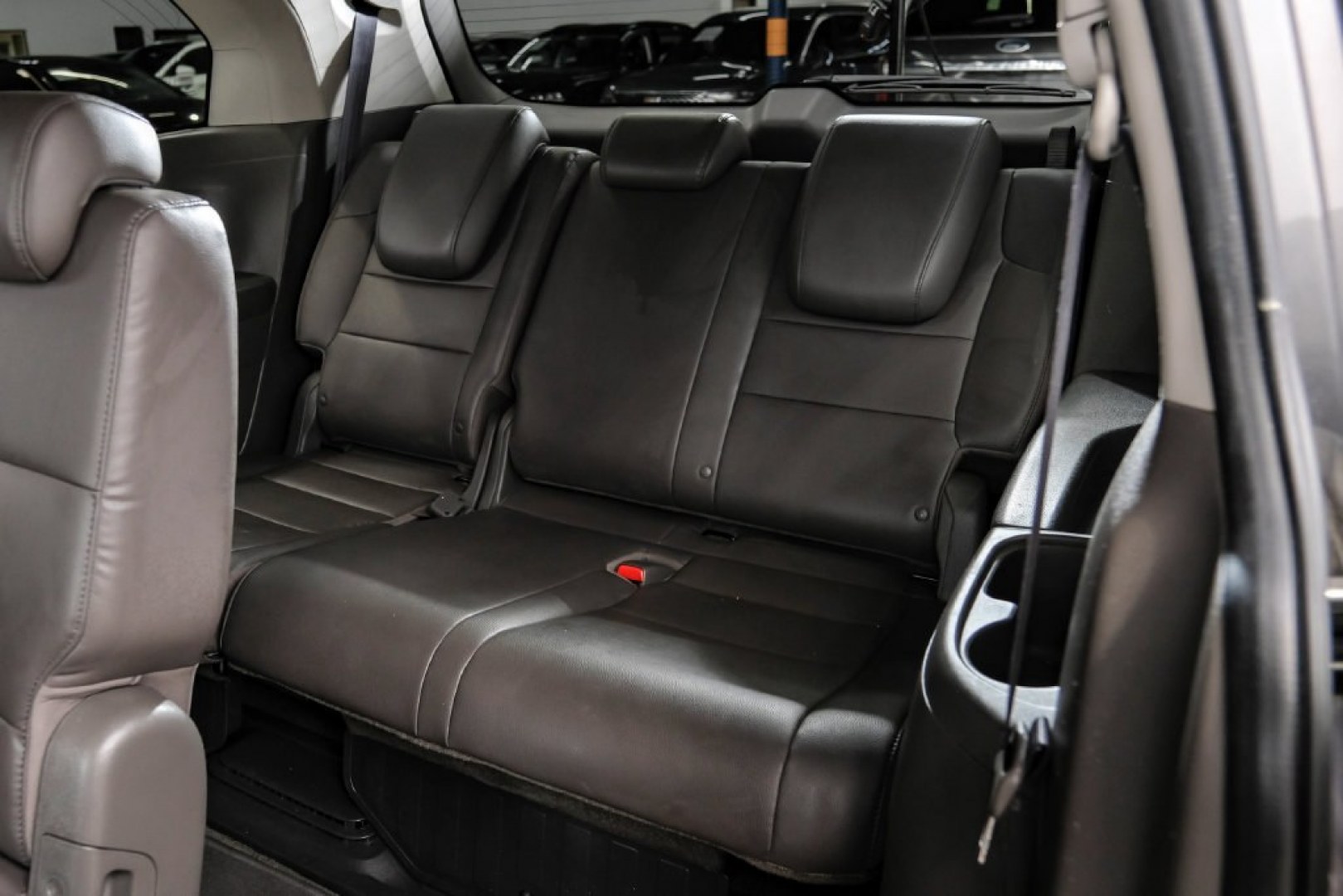 2015 Modern Steel Metallic /Beige Honda Odyssey EX-L (5FNRL5H62FB) with an 3.5L V6 SOHC i-VTEC 24V engine, Automatic transmission, located at 15300 Midway Rd., Addison, TX, 75001, (972) 702-0011, 32.958321, -96.838074- Photo#47