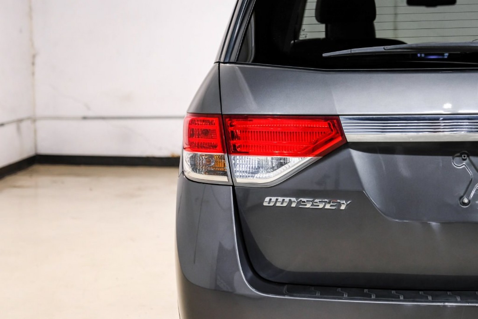 2015 Modern Steel Metallic /Beige Honda Odyssey EX-L (5FNRL5H62FB) with an 3.5L V6 SOHC i-VTEC 24V engine, Automatic transmission, located at 15300 Midway Rd., Addison, TX, 75001, (972) 702-0011, 32.958321, -96.838074- Photo#54