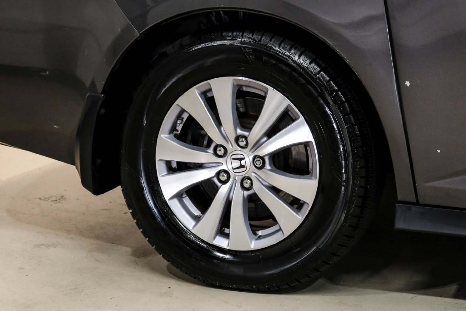 2015 Modern Steel Metallic /Beige Honda Odyssey EX-L (5FNRL5H62FB) with an 3.5L V6 SOHC i-VTEC 24V engine, Automatic transmission, located at 15300 Midway Rd., Addison, TX, 75001, (972) 702-0011, 32.958321, -96.838074- Photo#61