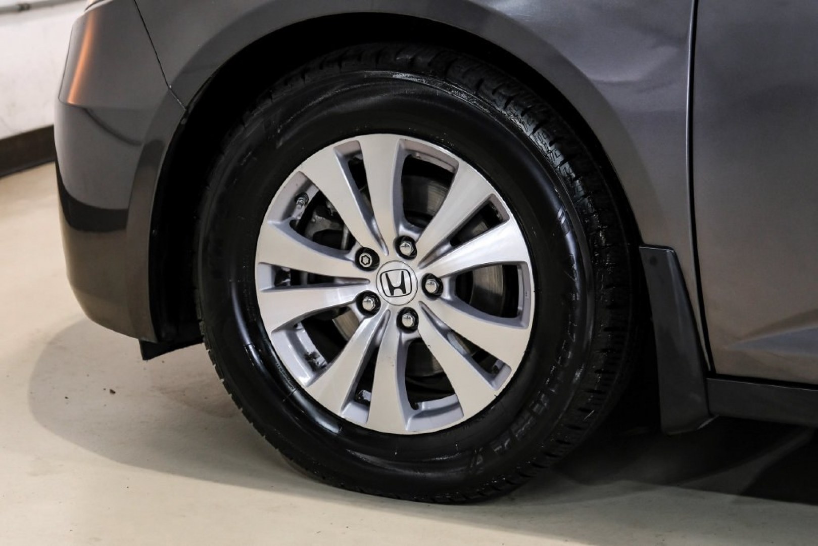 2015 Modern Steel Metallic /Beige Honda Odyssey EX-L (5FNRL5H62FB) with an 3.5L V6 SOHC i-VTEC 24V engine, Automatic transmission, located at 15300 Midway Rd., Addison, TX, 75001, (972) 702-0011, 32.958321, -96.838074- Photo#63