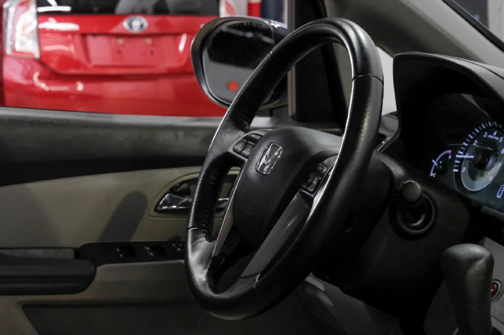 2016 Obsidian Blue Pearl /Gray Honda Odyssey EX-L (5FNRL5H60GB) with an 3.5L V6 SOHC i-VTEC 24V engine, Automatic transmission, located at 15300 Midway Rd., Addison, TX, 75001, (972) 702-0011, 32.958321, -96.838074- Photo#20