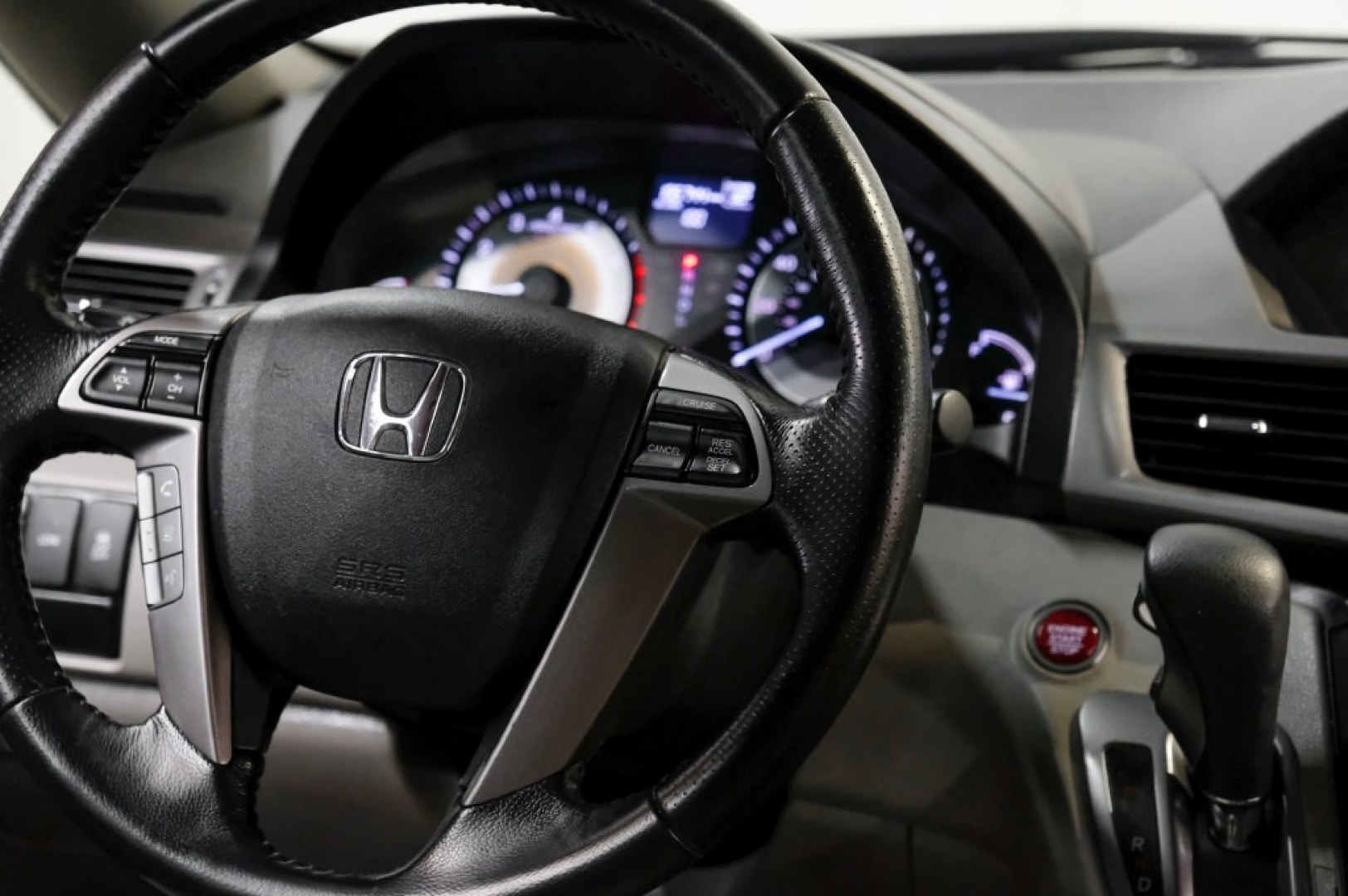2016 Obsidian Blue Pearl /Gray Honda Odyssey EX-L (5FNRL5H60GB) with an 3.5L V6 SOHC i-VTEC 24V engine, Automatic transmission, located at 15300 Midway Rd., Addison, TX, 75001, (972) 702-0011, 32.958321, -96.838074- Photo#24