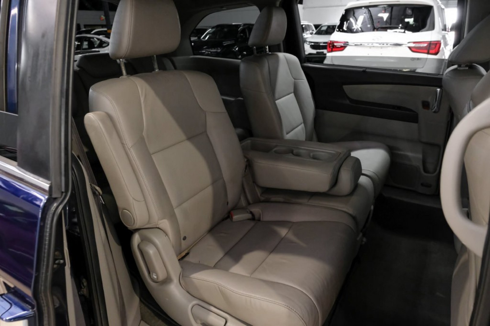 2016 Obsidian Blue Pearl /Gray Honda Odyssey EX-L (5FNRL5H60GB) with an 3.5L V6 SOHC i-VTEC 24V engine, Automatic transmission, located at 15300 Midway Rd., Addison, TX, 75001, (972) 702-0011, 32.958321, -96.838074- Photo#41