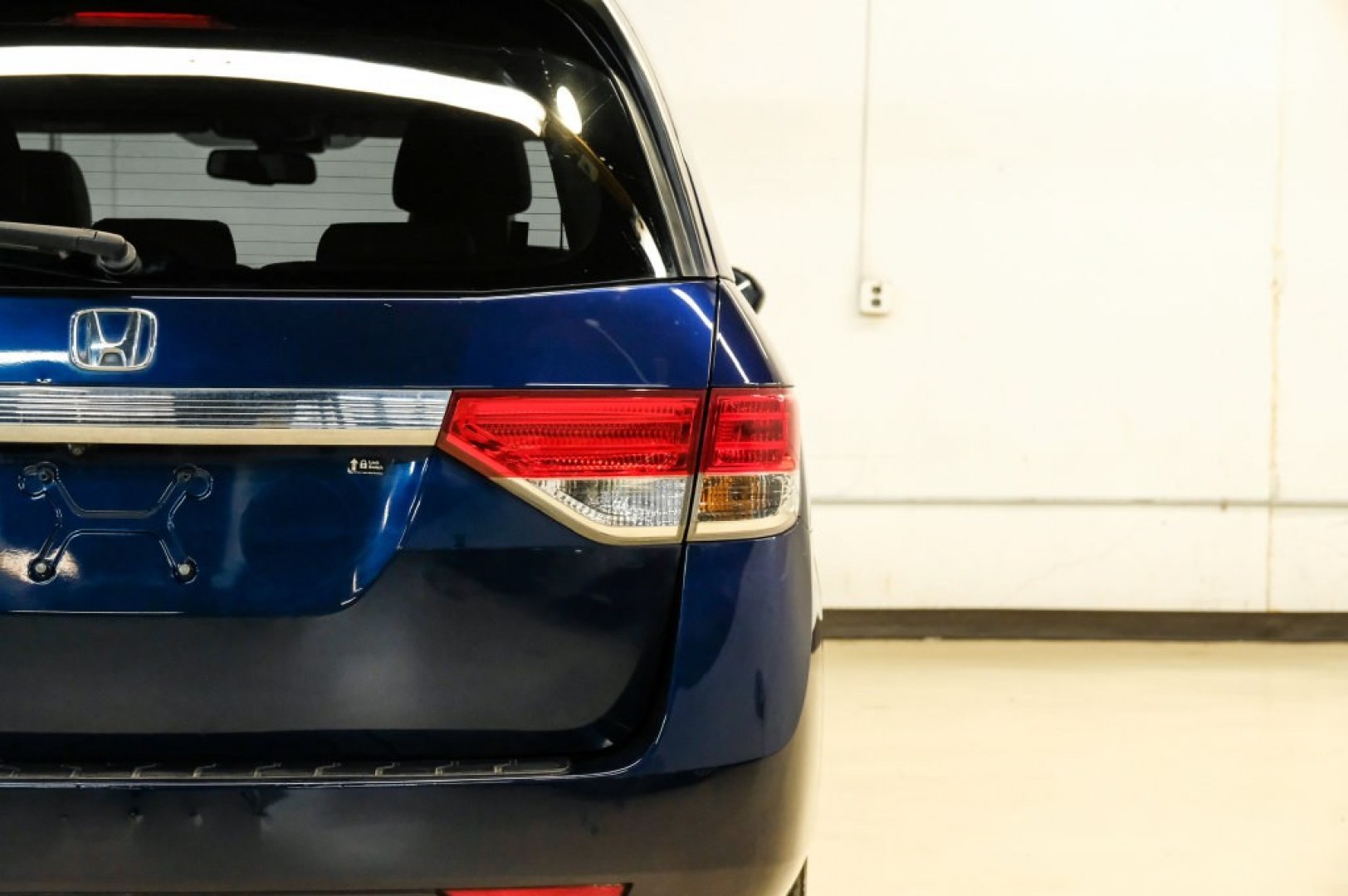 2016 Obsidian Blue Pearl /Gray Honda Odyssey EX-L (5FNRL5H60GB) with an 3.5L V6 SOHC i-VTEC 24V engine, Automatic transmission, located at 15300 Midway Rd., Addison, TX, 75001, (972) 702-0011, 32.958321, -96.838074- Photo#51