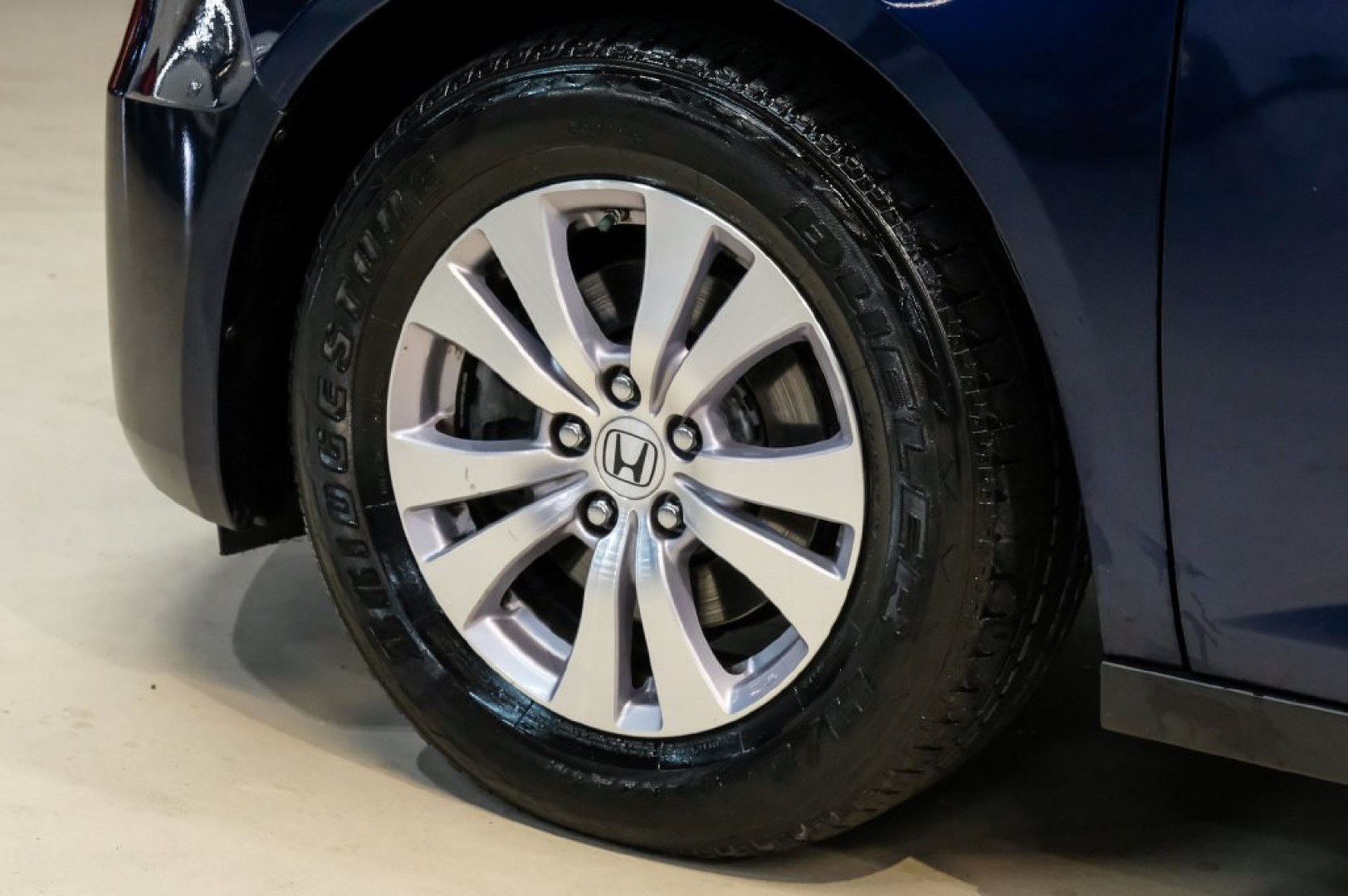 2016 Obsidian Blue Pearl /Gray Honda Odyssey EX-L (5FNRL5H60GB) with an 3.5L V6 SOHC i-VTEC 24V engine, Automatic transmission, located at 15300 Midway Rd., Addison, TX, 75001, (972) 702-0011, 32.958321, -96.838074- Photo#55