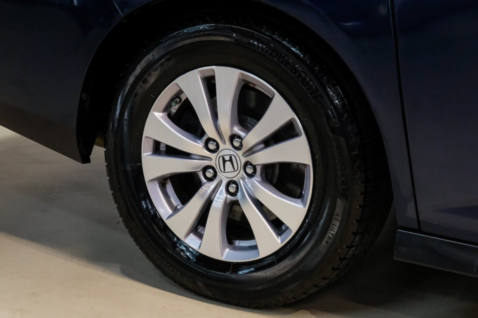 2016 Obsidian Blue Pearl /Gray Honda Odyssey EX-L (5FNRL5H60GB) with an 3.5L V6 SOHC i-VTEC 24V engine, Automatic transmission, located at 15300 Midway Rd., Addison, TX, 75001, (972) 702-0011, 32.958321, -96.838074- Photo#57