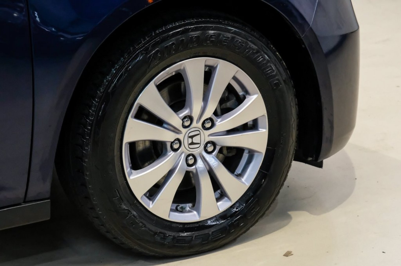 2016 Obsidian Blue Pearl /Gray Honda Odyssey EX-L (5FNRL5H60GB) with an 3.5L V6 SOHC i-VTEC 24V engine, Automatic transmission, located at 15300 Midway Rd., Addison, TX, 75001, (972) 702-0011, 32.958321, -96.838074- Photo#58
