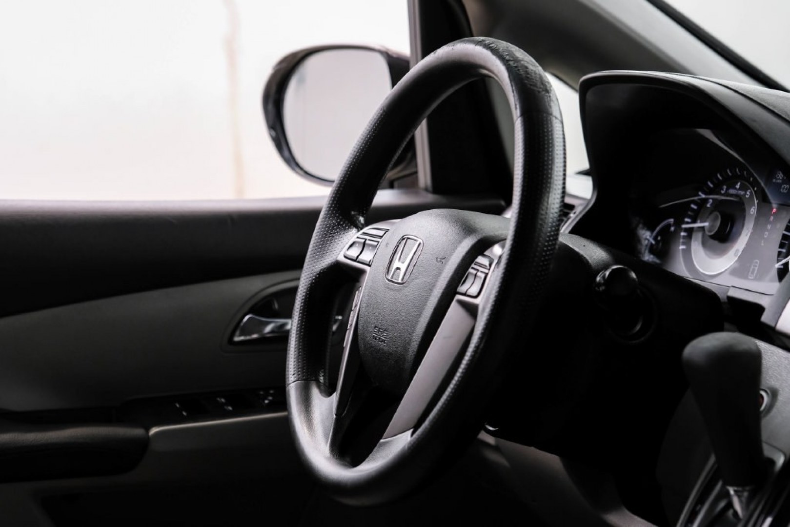 2016 Modern Steel Metallic /Beige Honda Odyssey SE (5FNRL5H35GB) with an 3.5L V6 SOHC i-VTEC 24V engine, Automatic transmission, located at 15300 Midway Rd., Addison, TX, 75001, (972) 702-0011, 32.958321, -96.838074- Photo#17