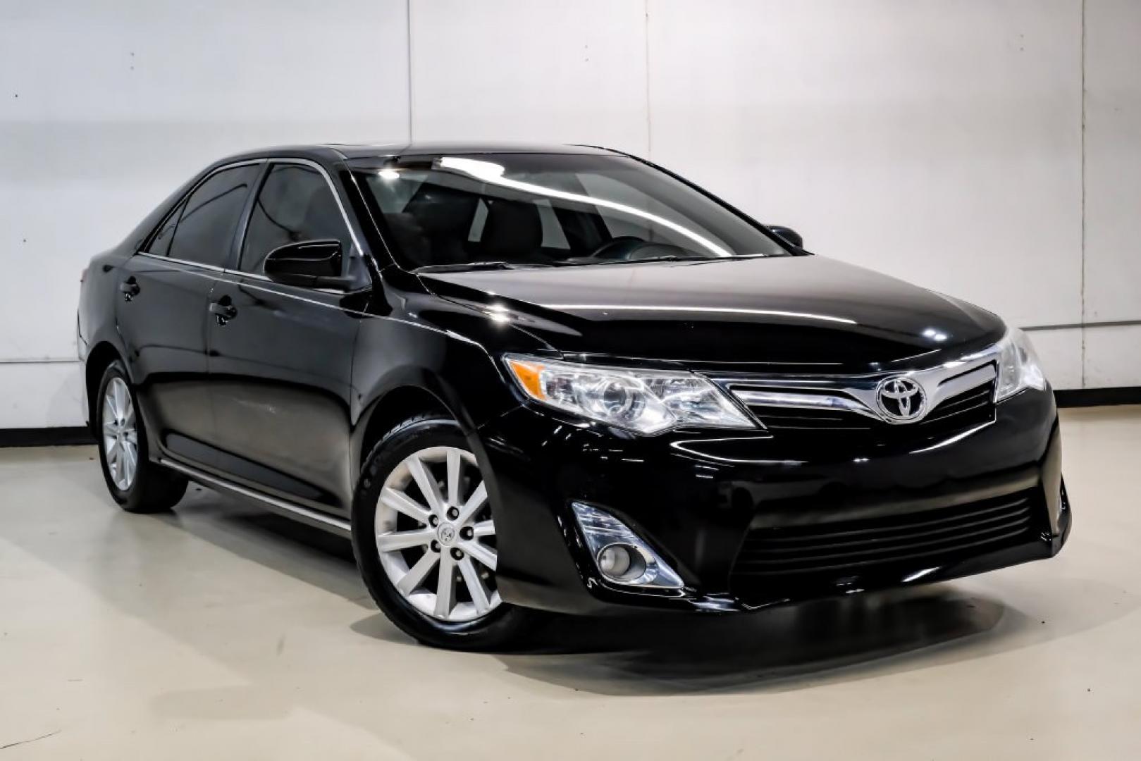 2014 Attitude Black Metallic /Ash Toyota Camry XLE (4T4BF1FK1ER) with an 2.5L I4 SMPI DOHC engine, Automatic transmission, located at 15300 Midway Rd., Addison, TX, 75001, (972) 702-0011, 32.958321, -96.838074- Photo#8