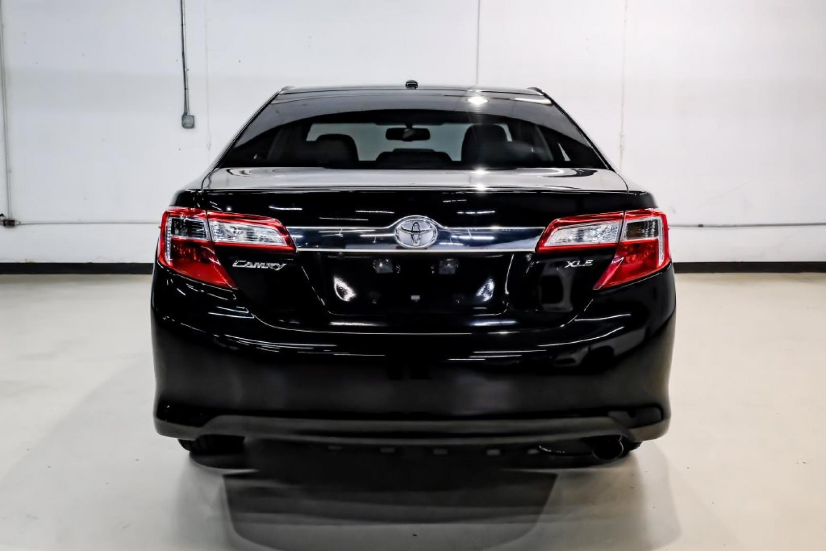2014 Attitude Black Metallic /Ash Toyota Camry XLE (4T4BF1FK1ER) with an 2.5L I4 SMPI DOHC engine, Automatic transmission, located at 15300 Midway Rd., Addison, TX, 75001, (972) 702-0011, 32.958321, -96.838074- Photo#11