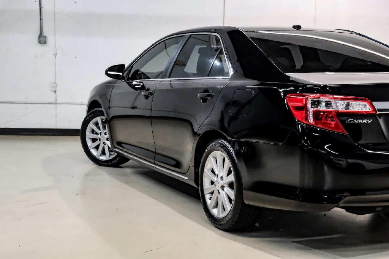 2014 Attitude Black Metallic /Ash Toyota Camry XLE (4T4BF1FK1ER) with an 2.5L I4 SMPI DOHC engine, Automatic transmission, located at 15300 Midway Rd., Addison, TX, 75001, (972) 702-0011, 32.958321, -96.838074- Photo#13