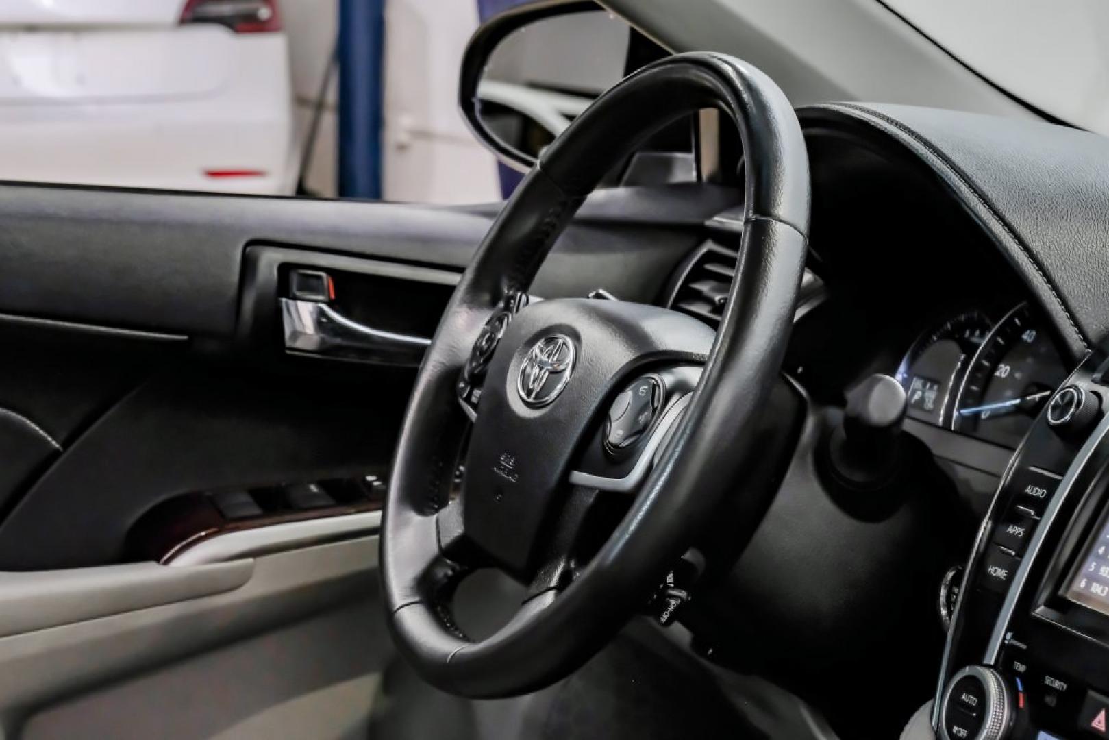 2014 Attitude Black Metallic /Ash Toyota Camry XLE (4T4BF1FK1ER) with an 2.5L I4 SMPI DOHC engine, Automatic transmission, located at 15300 Midway Rd., Addison, TX, 75001, (972) 702-0011, 32.958321, -96.838074- Photo#20