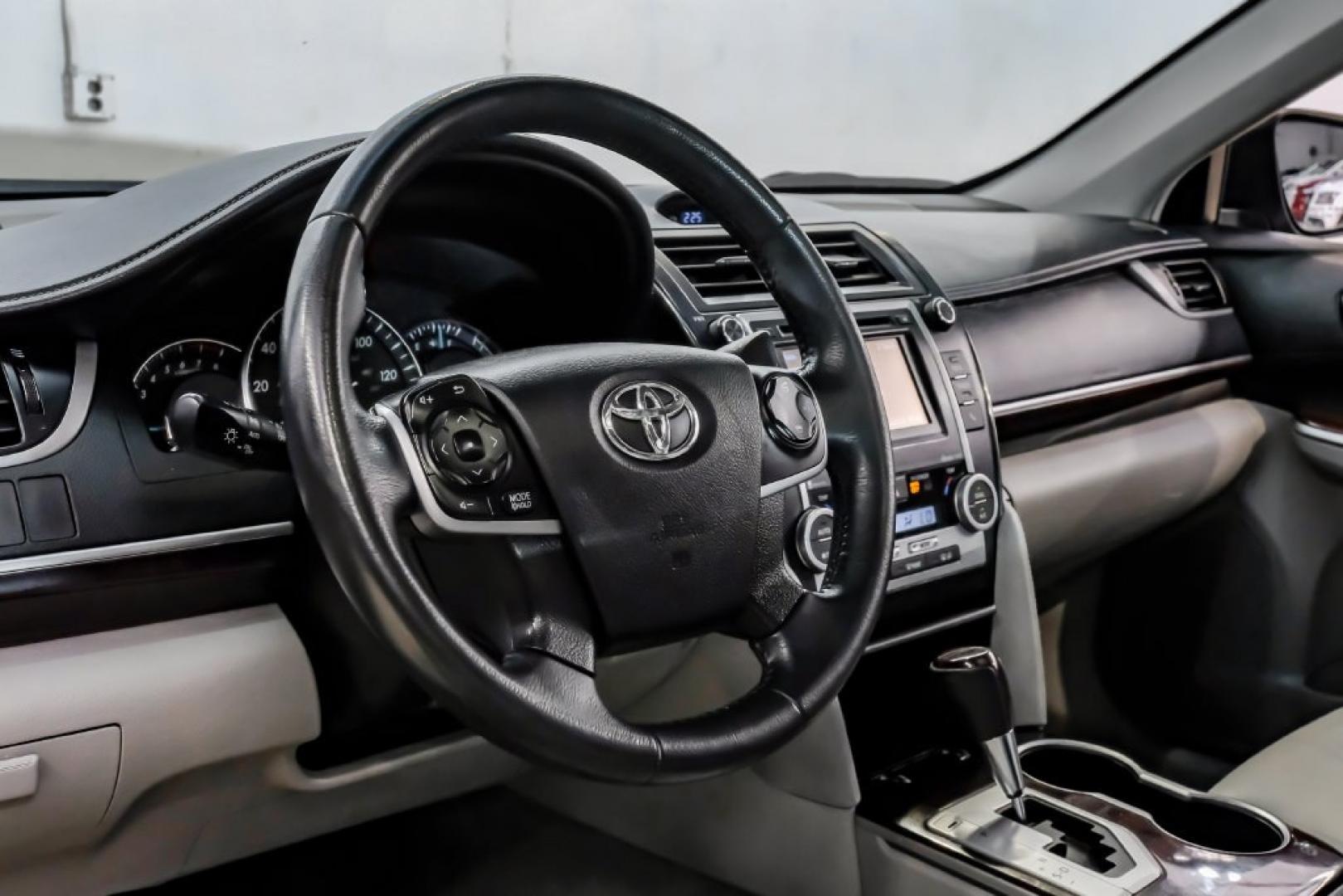 2014 Attitude Black Metallic /Ash Toyota Camry XLE (4T4BF1FK1ER) with an 2.5L I4 SMPI DOHC engine, Automatic transmission, located at 15300 Midway Rd., Addison, TX, 75001, (972) 702-0011, 32.958321, -96.838074- Photo#21