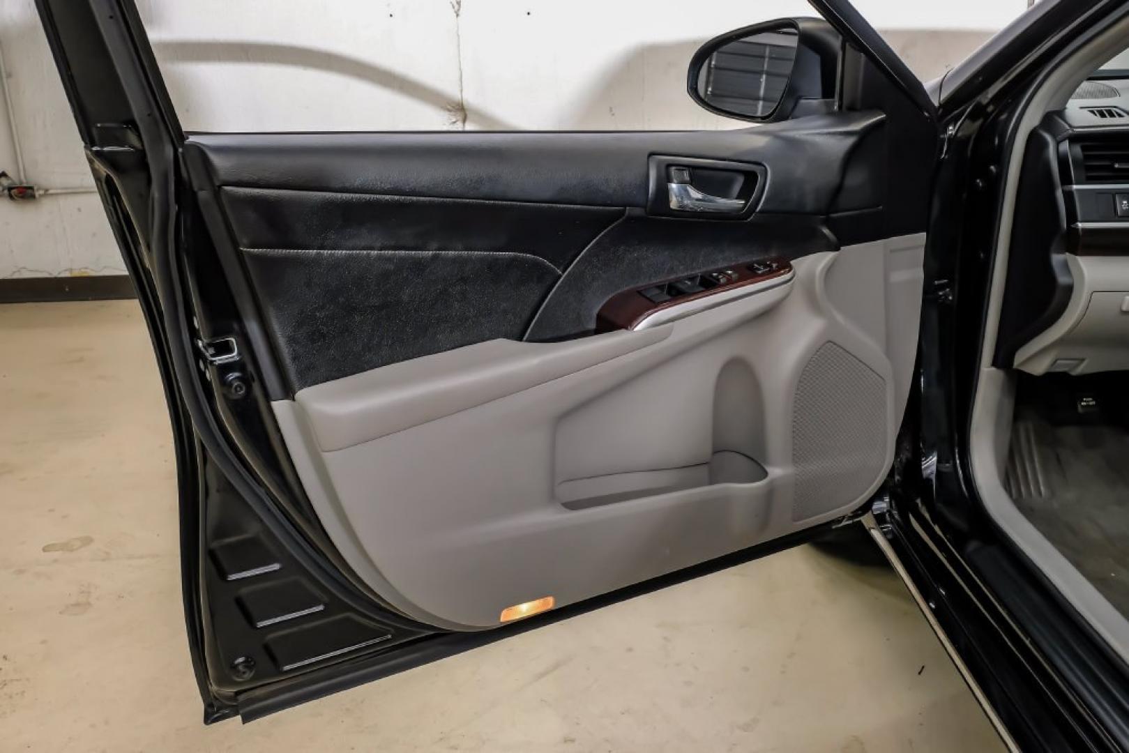 2014 Attitude Black Metallic /Ash Toyota Camry XLE (4T4BF1FK1ER) with an 2.5L I4 SMPI DOHC engine, Automatic transmission, located at 15300 Midway Rd., Addison, TX, 75001, (972) 702-0011, 32.958321, -96.838074- Photo#50