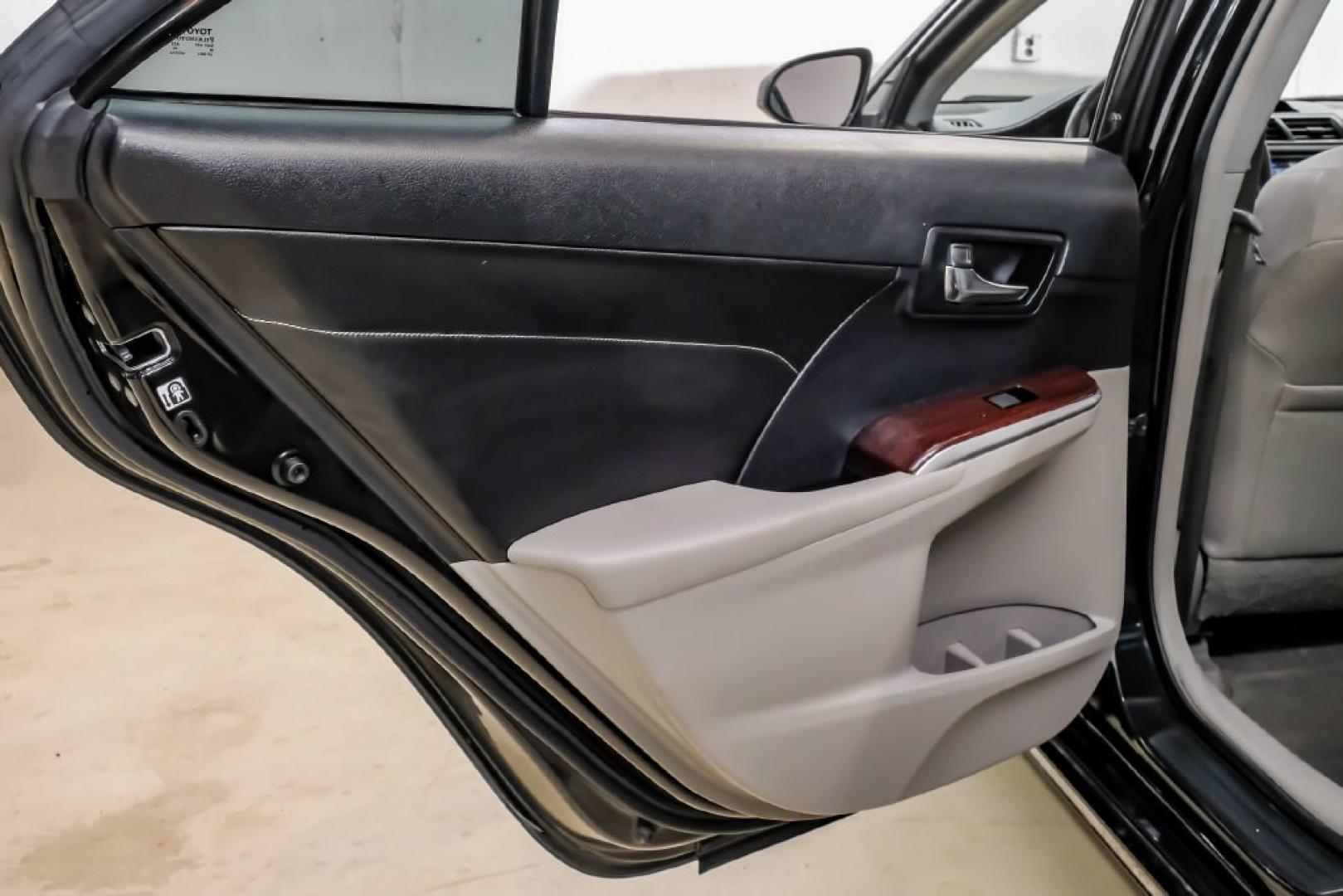 2014 Attitude Black Metallic /Ash Toyota Camry XLE (4T4BF1FK1ER) with an 2.5L I4 SMPI DOHC engine, Automatic transmission, located at 15300 Midway Rd., Addison, TX, 75001, (972) 702-0011, 32.958321, -96.838074- Photo#53