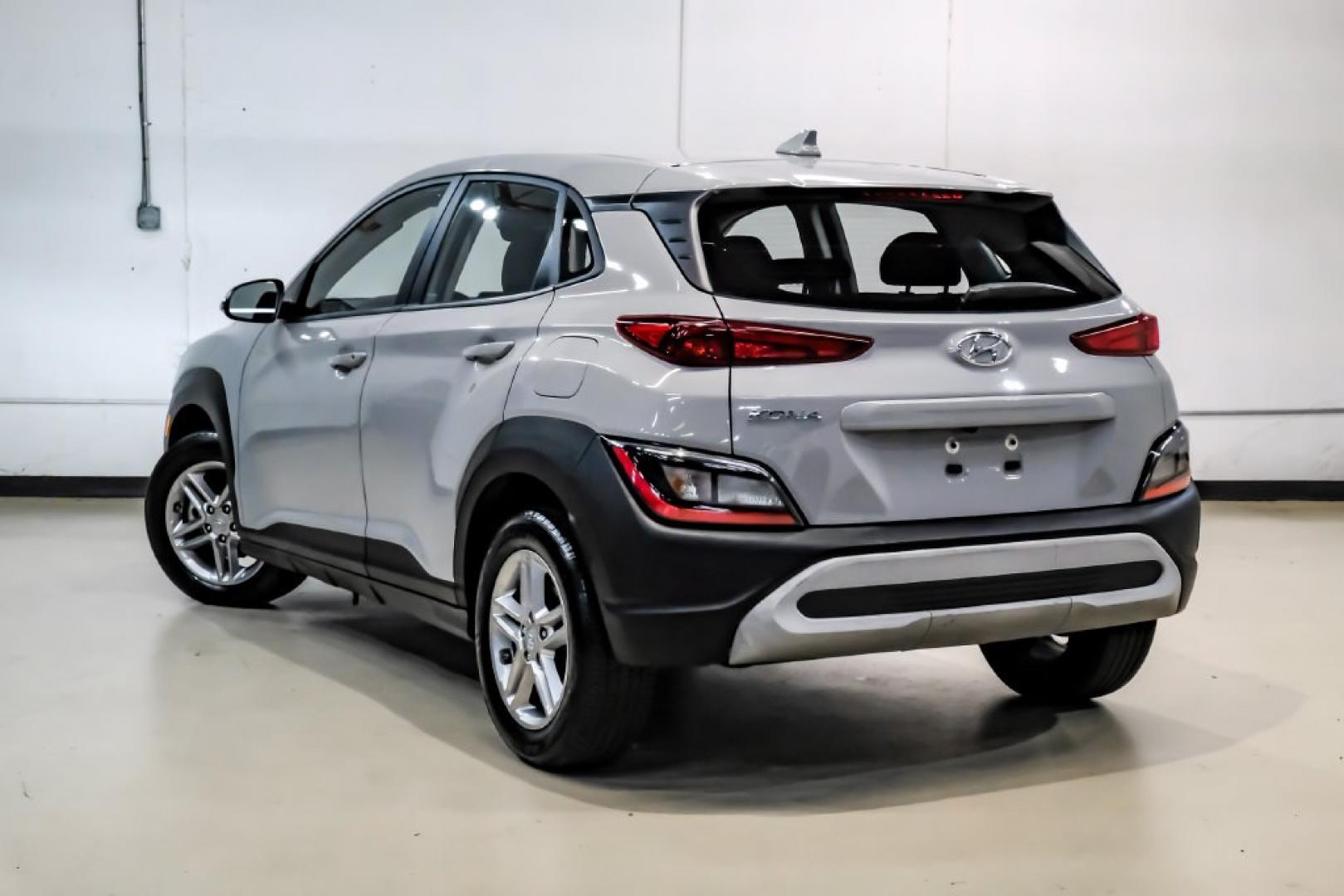 2023 Silver /Black Hyundai Kona SE (KM8K22AB4PU) with an 2.0L I4 DOHC Dual CVVT engine, CVT transmission, located at 15300 Midway Rd., Addison, TX, 75001, (972) 702-0011, 32.958321, -96.838074- Photo#11