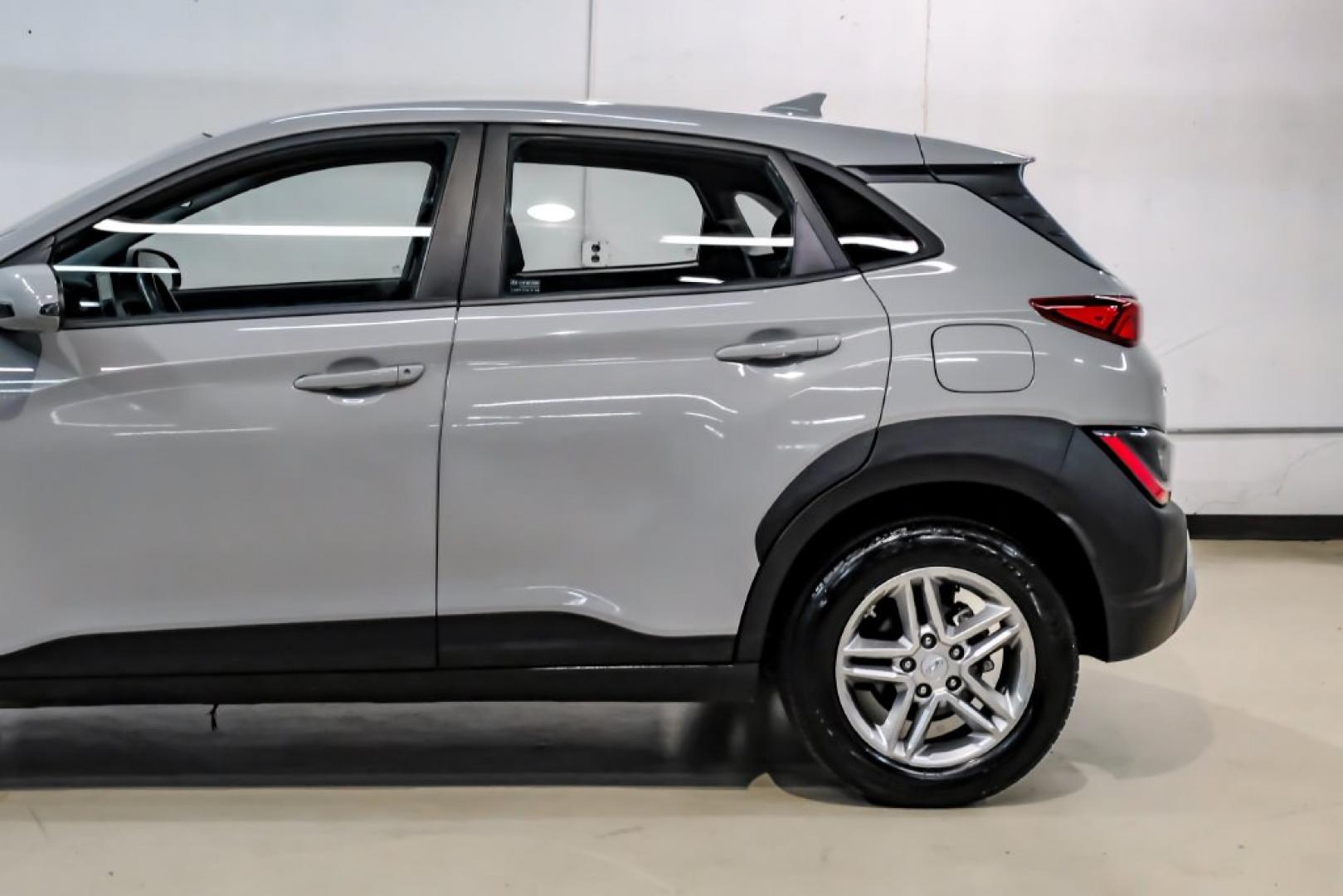2023 Silver /Black Hyundai Kona SE (KM8K22AB4PU) with an 2.0L I4 DOHC Dual CVVT engine, CVT transmission, located at 15300 Midway Rd., Addison, TX, 75001, (972) 702-0011, 32.958321, -96.838074- Photo#16