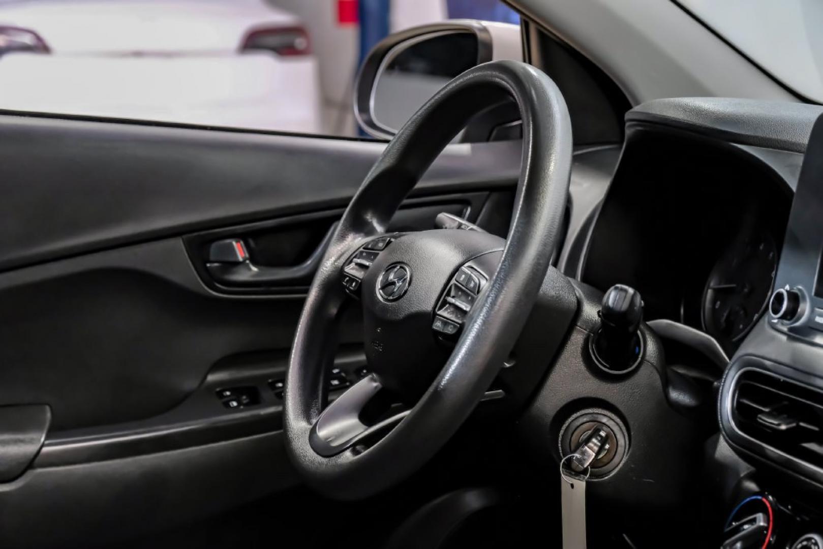 2023 Silver /Black Hyundai Kona SE (KM8K22AB4PU) with an 2.0L I4 DOHC Dual CVVT engine, CVT transmission, located at 15300 Midway Rd., Addison, TX, 75001, (972) 702-0011, 32.958321, -96.838074- Photo#19