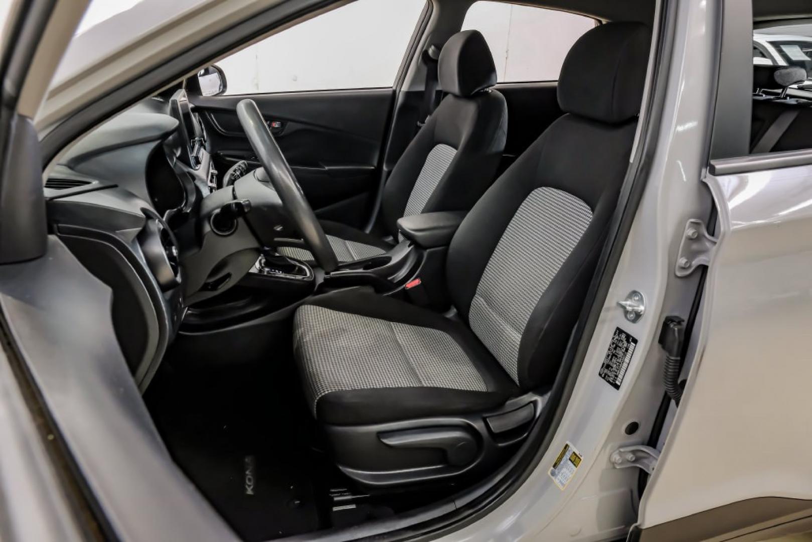 2023 Silver /Black Hyundai Kona SE (KM8K22AB4PU) with an 2.0L I4 DOHC Dual CVVT engine, CVT transmission, located at 15300 Midway Rd., Addison, TX, 75001, (972) 702-0011, 32.958321, -96.838074- Photo#36
