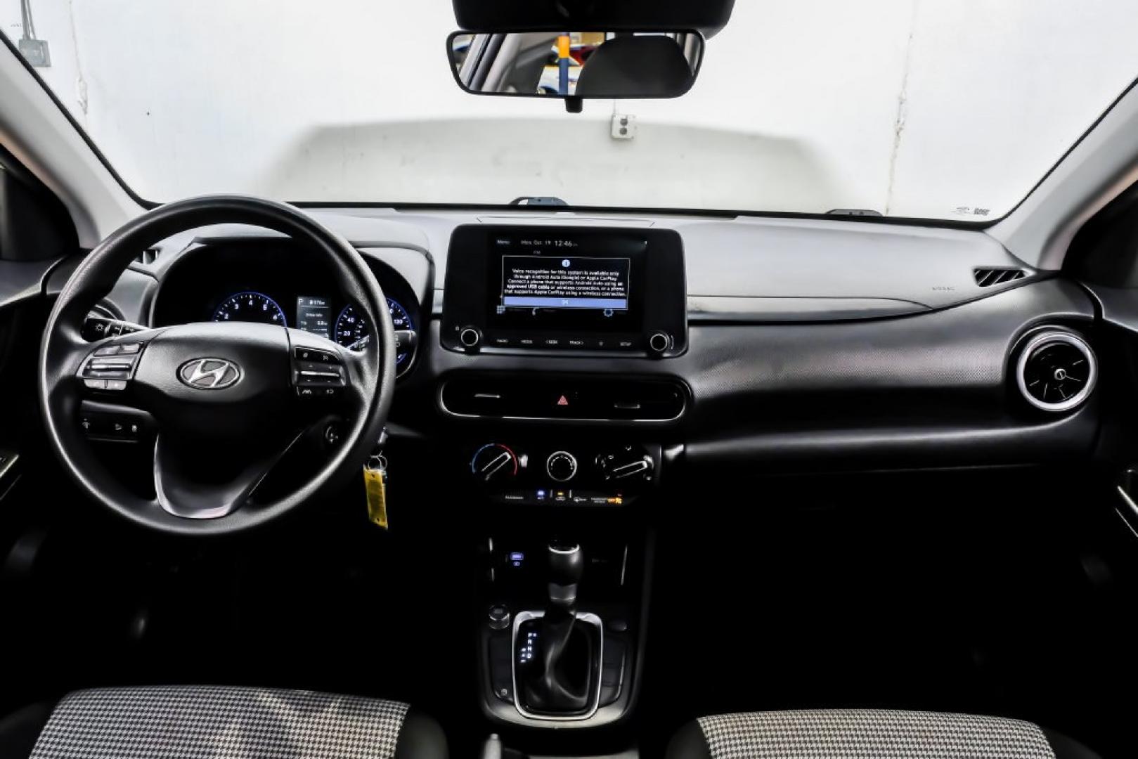 2023 Silver /Black Hyundai Kona SE (KM8K22ABXPU) with an 2.0L I4 DOHC Dual CVVT engine, CVT transmission, located at 15300 Midway Rd., Addison, TX, 75001, (972) 702-0011, 32.958321, -96.838074- Photo#18