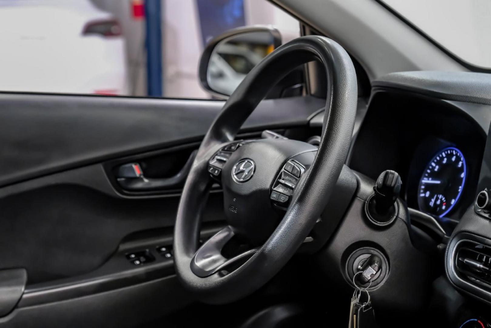 2023 Silver /Black Hyundai Kona SE (KM8K22ABXPU) with an 2.0L I4 DOHC Dual CVVT engine, CVT transmission, located at 15300 Midway Rd., Addison, TX, 75001, (972) 702-0011, 32.958321, -96.838074- Photo#19