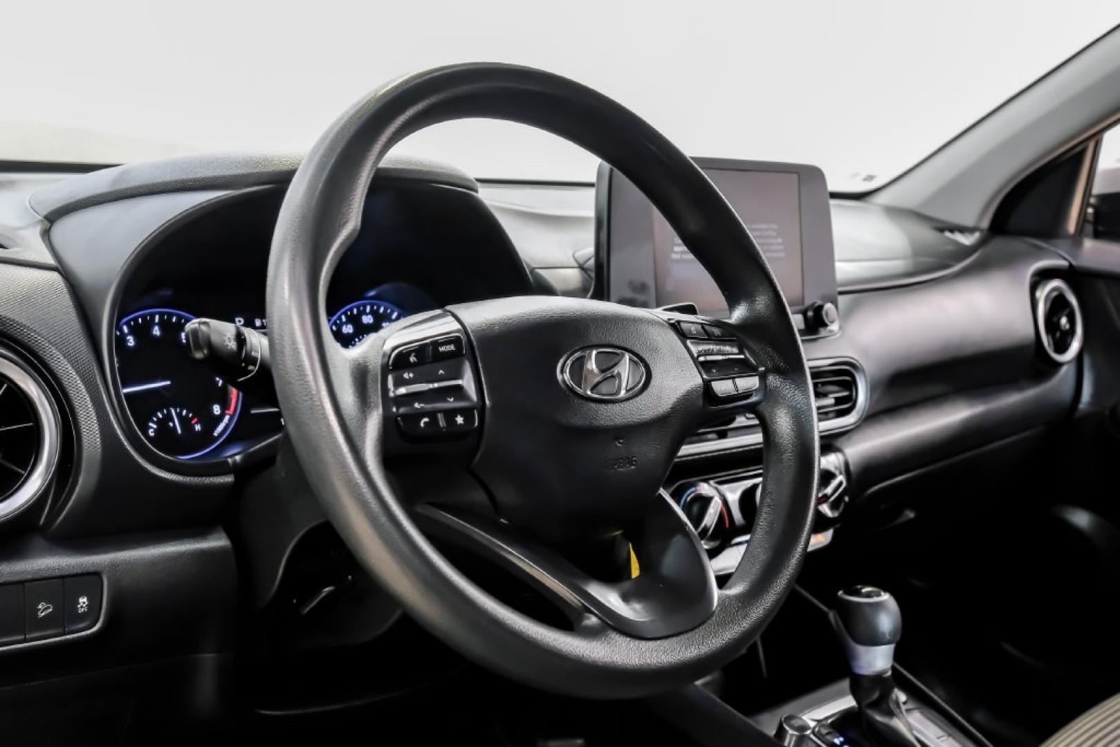 2023 Silver /Black Hyundai Kona SE (KM8K22ABXPU) with an 2.0L I4 DOHC Dual CVVT engine, CVT transmission, located at 15300 Midway Rd., Addison, TX, 75001, (972) 702-0011, 32.958321, -96.838074- Photo#20