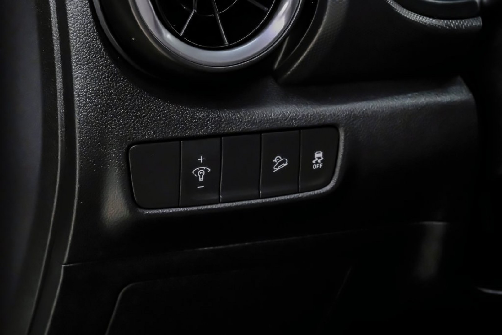 2023 Silver /Black Hyundai Kona SE (KM8K22ABXPU) with an 2.0L I4 DOHC Dual CVVT engine, CVT transmission, located at 15300 Midway Rd., Addison, TX, 75001, (972) 702-0011, 32.958321, -96.838074- Photo#31
