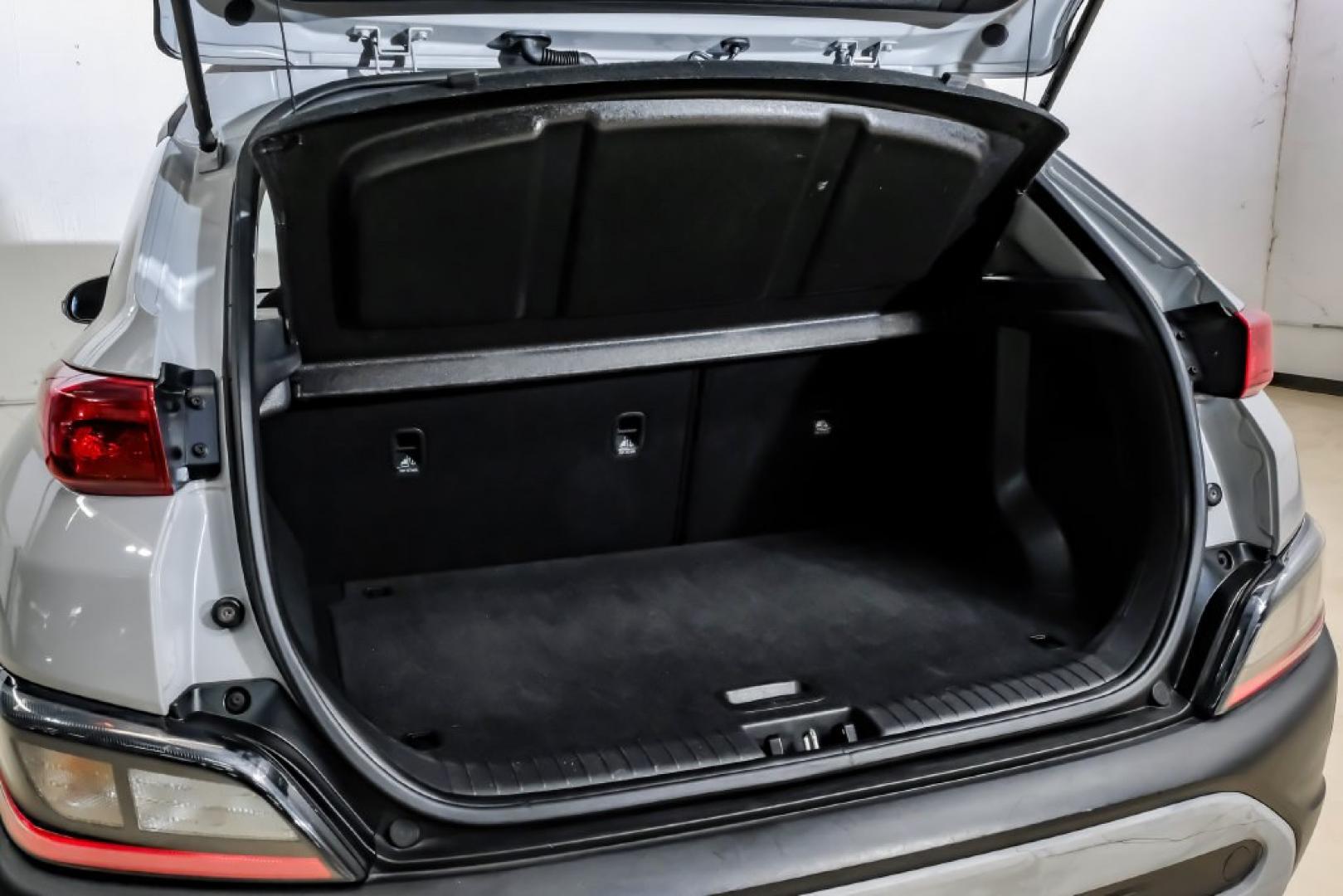 2023 Silver /Black Hyundai Kona SE (KM8K22ABXPU) with an 2.0L I4 DOHC Dual CVVT engine, CVT transmission, located at 15300 Midway Rd., Addison, TX, 75001, (972) 702-0011, 32.958321, -96.838074- Photo#59