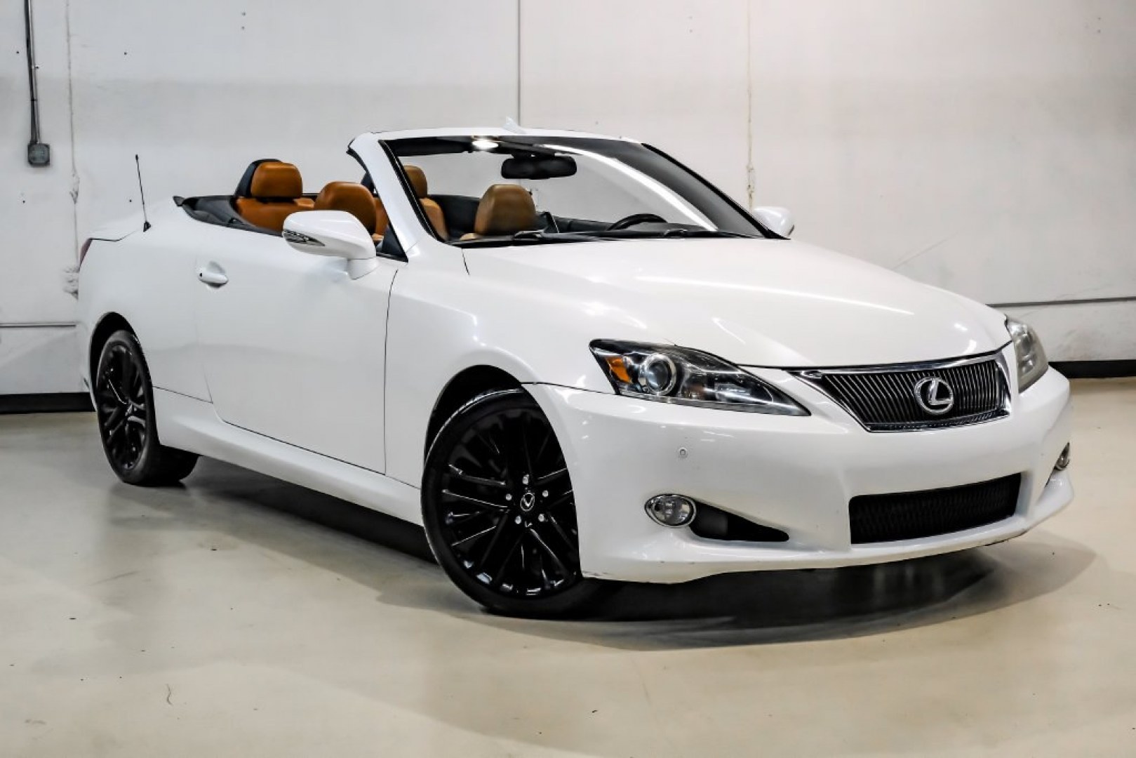 2013 Starfire Pearl /Saddle Lexus IS 250 C (JTHFF2C29D2) with an 2.5L V6 DOHC 24V VVT-i engine, Automatic transmission, located at 15300 Midway Rd., Addison, TX, 75001, (972) 702-0011, 32.958321, -96.838074- Photo#8