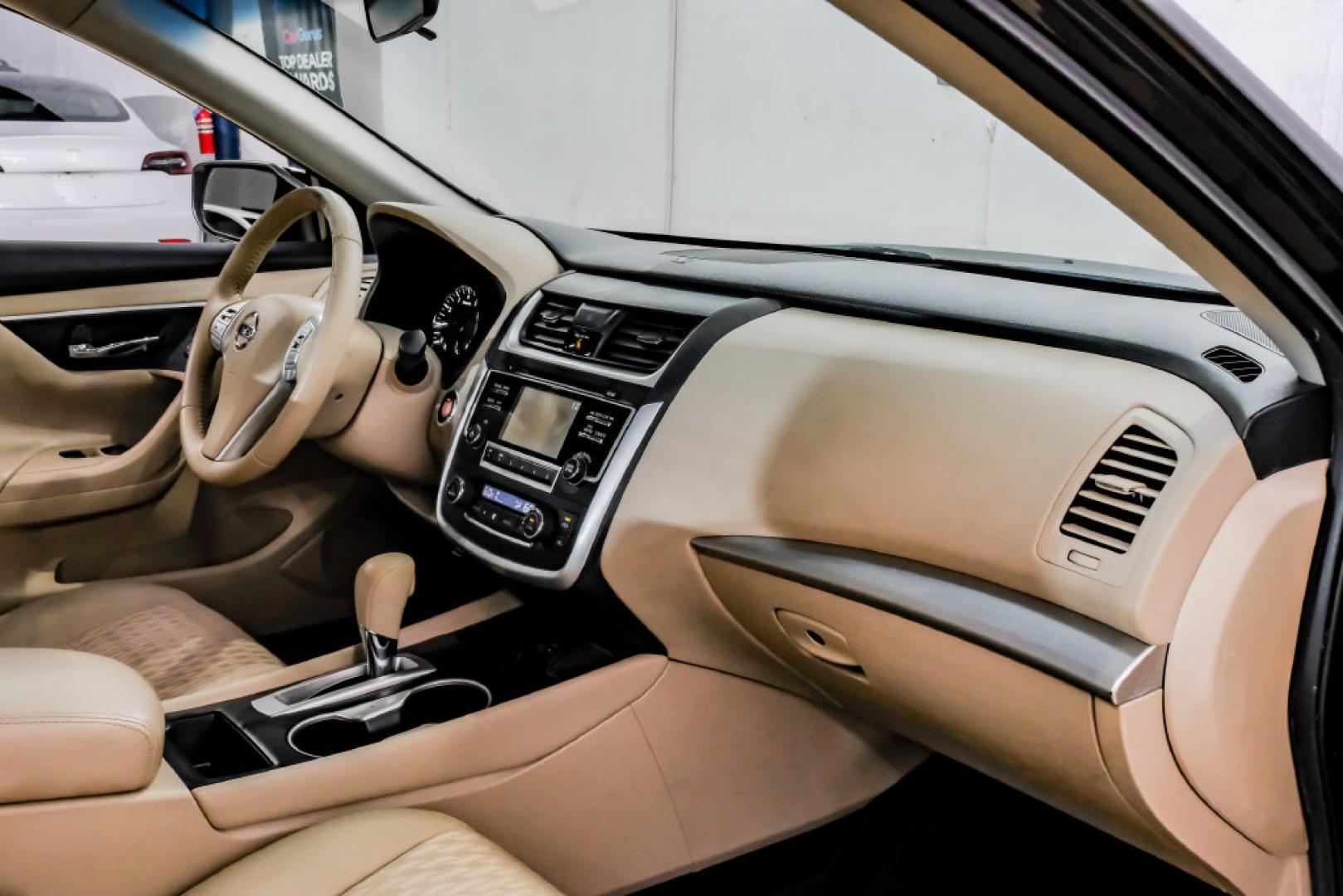 2017 Super Black /Beige Nissan Altima 2.5 SV (1N4AL3AP6HC) with an 2.5L 4-Cylinder DOHC 16V engine, CVT transmission, located at 15300 Midway Rd., Addison, TX, 75001, (972) 702-0011, 32.958321, -96.838074- Photo#17