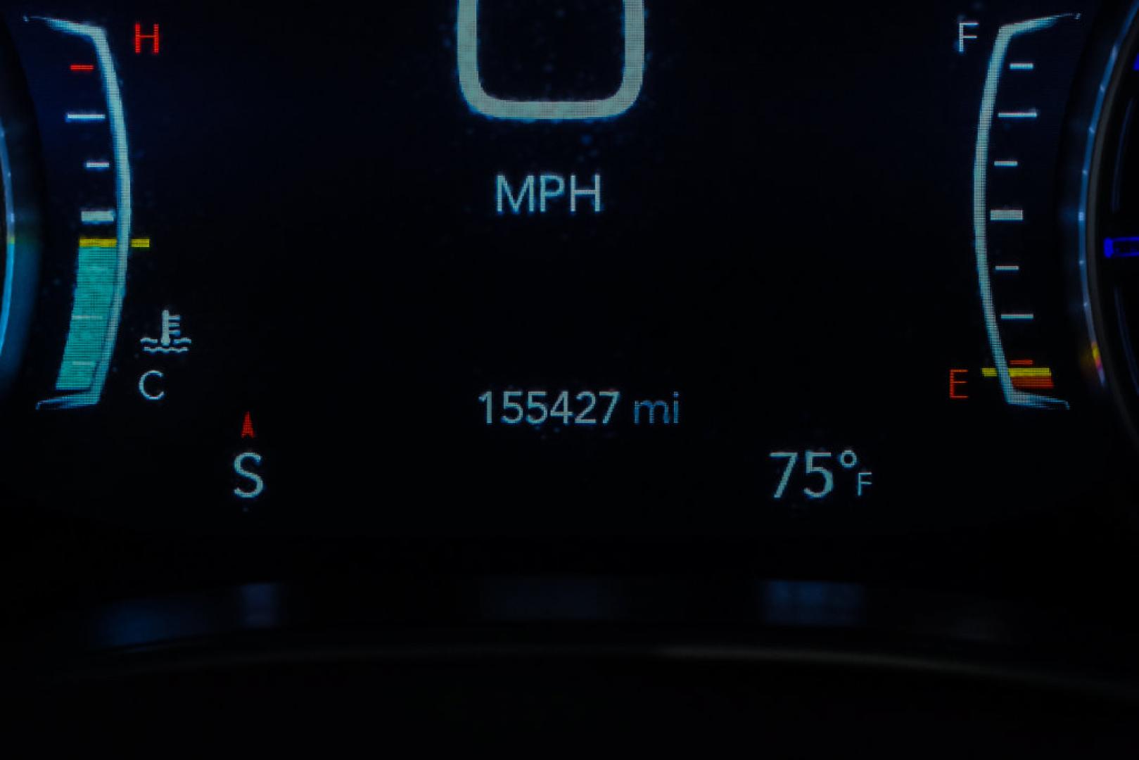 2017 White /Black/Deep Mocha Chrysler Pacifica Limited (2C4RC1GG5HR) with an 3.6L V6 24V VVT engine, Automatic transmission, located at 15300 Midway Rd., Addison, TX, 75001, (972) 702-0011, 32.958321, -96.838074- Photo#24